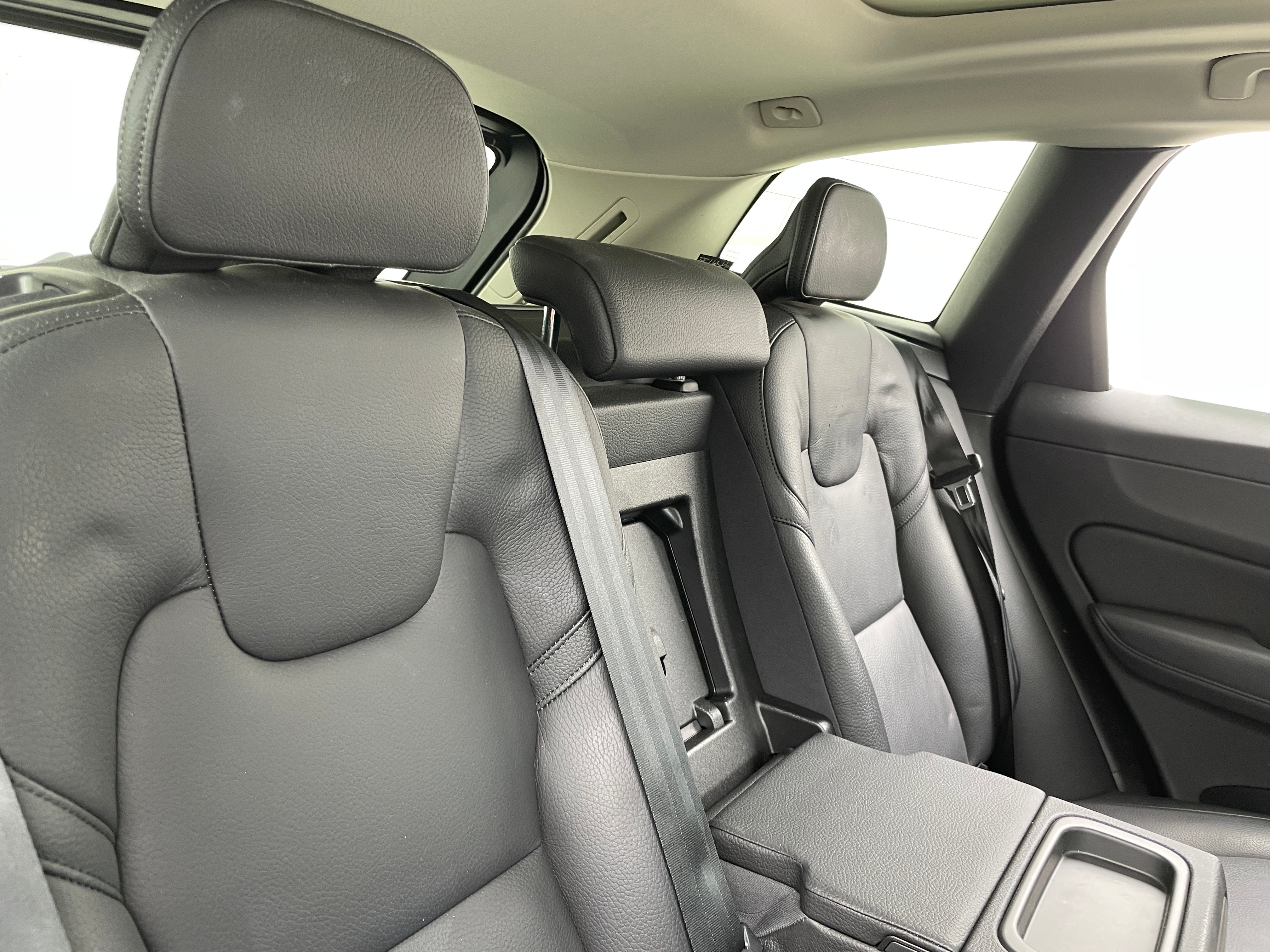 Thumbnail: 2021 Volvo XC60 - 5