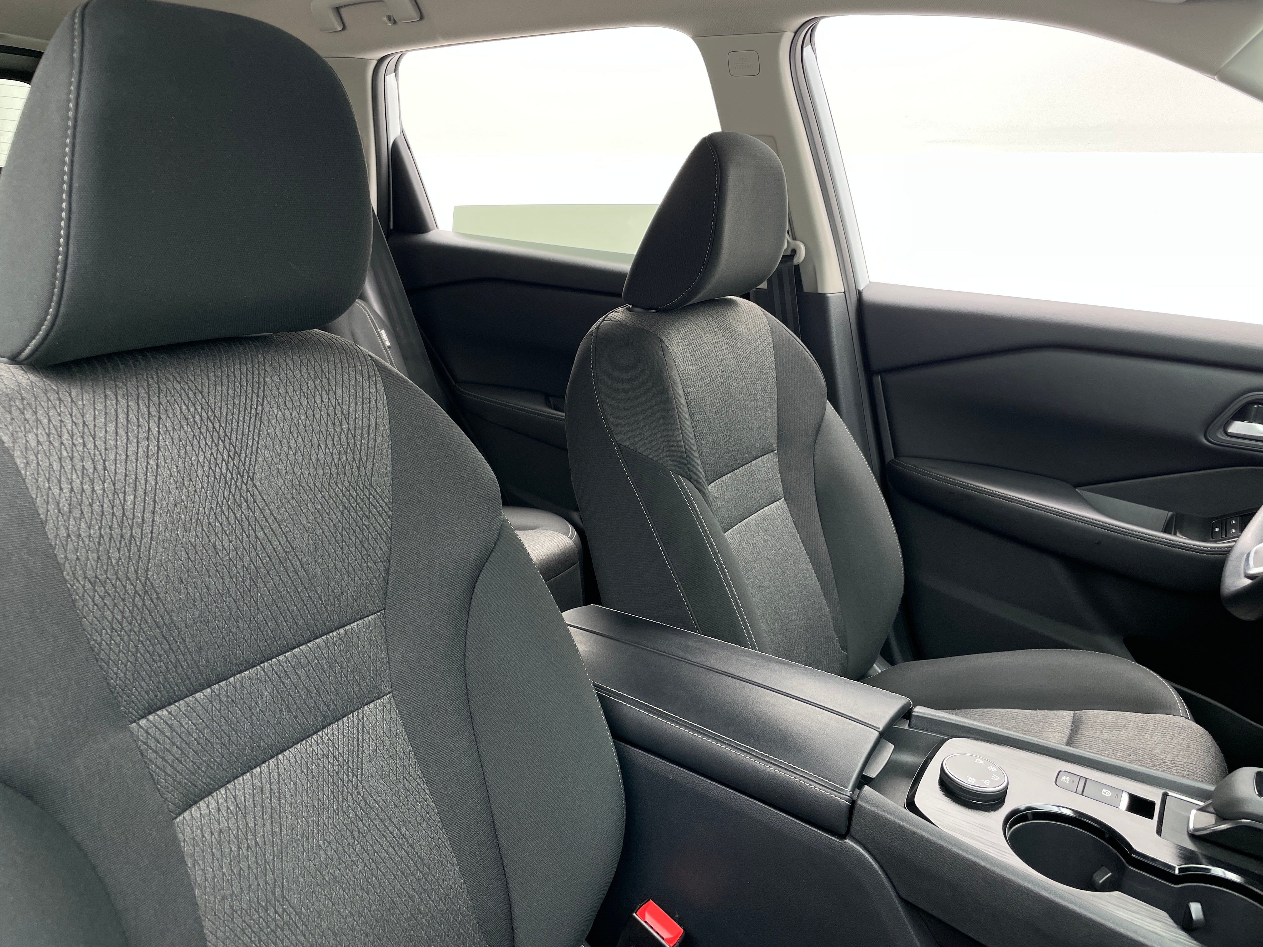 2024 Nissan Rogue SV 2