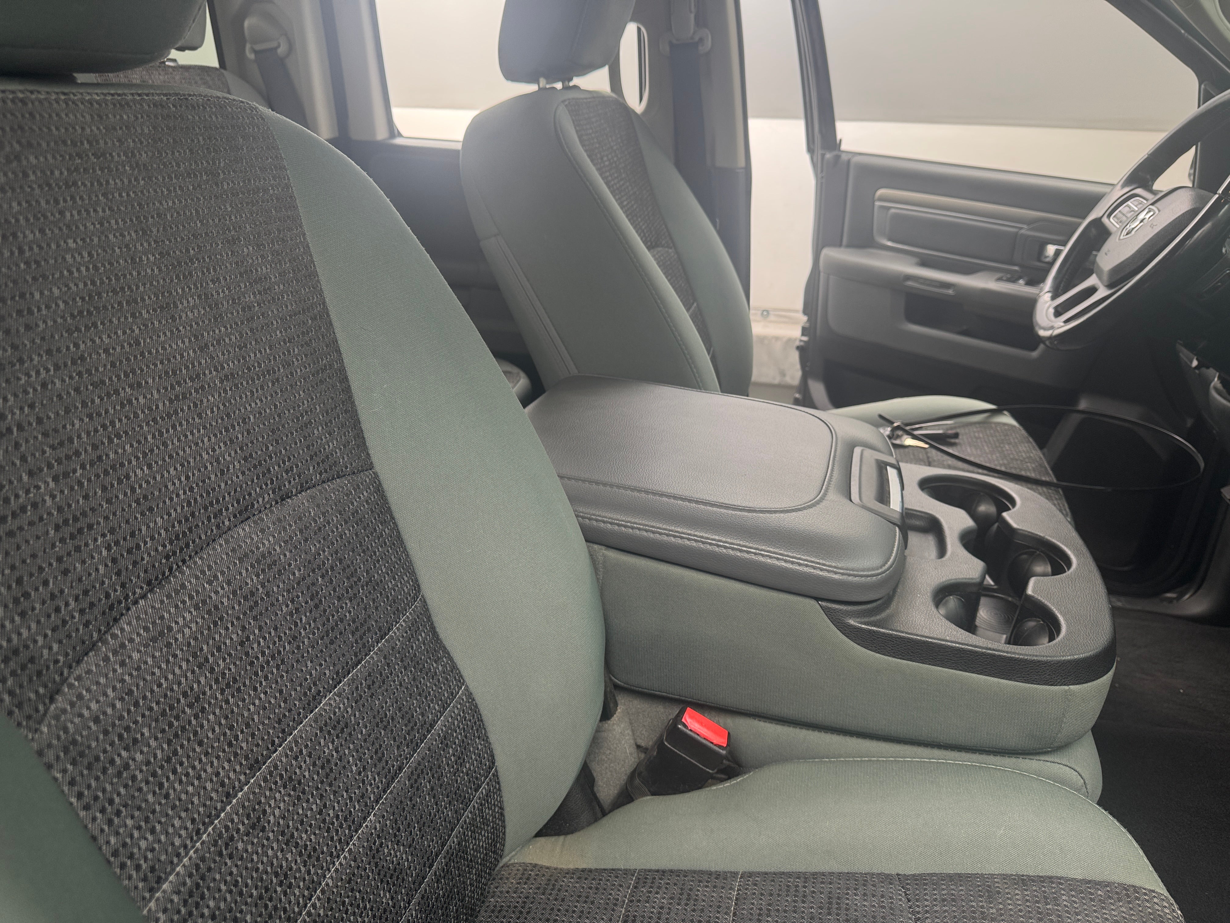2016 RAM 1500 Big Horn 2
