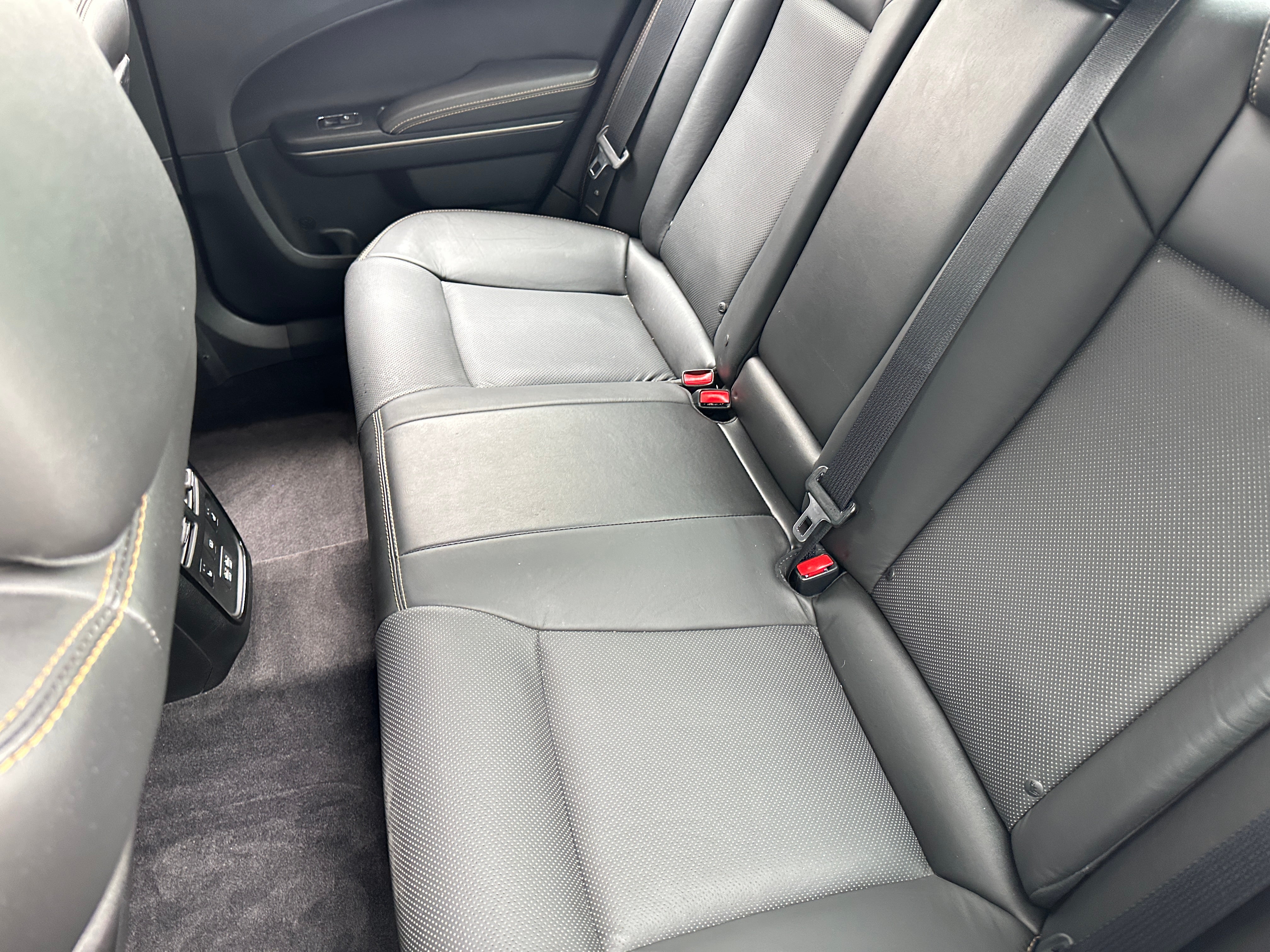 2018 Chrysler 300 S 5