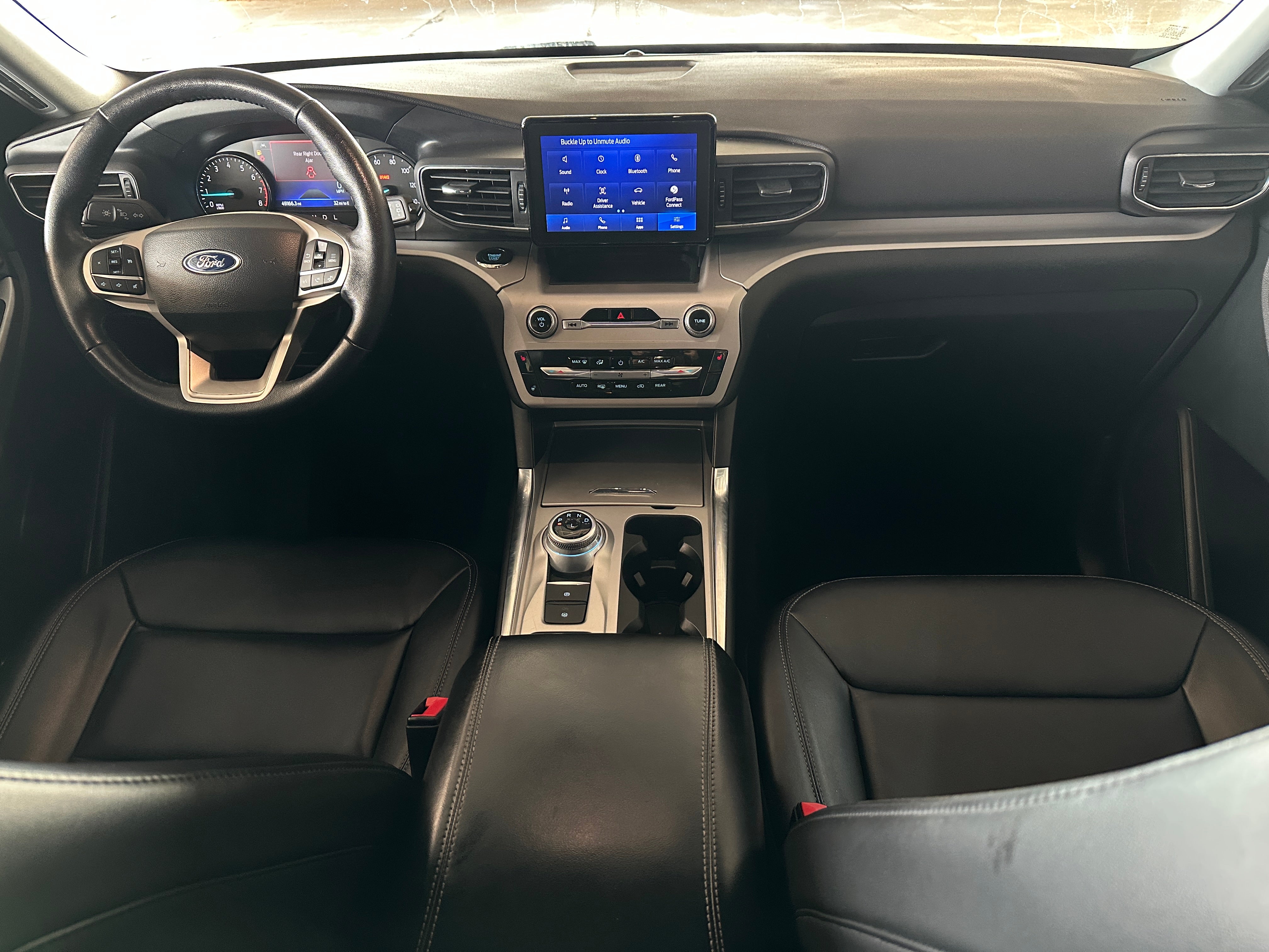 2023 Ford Explorer XLT 2
