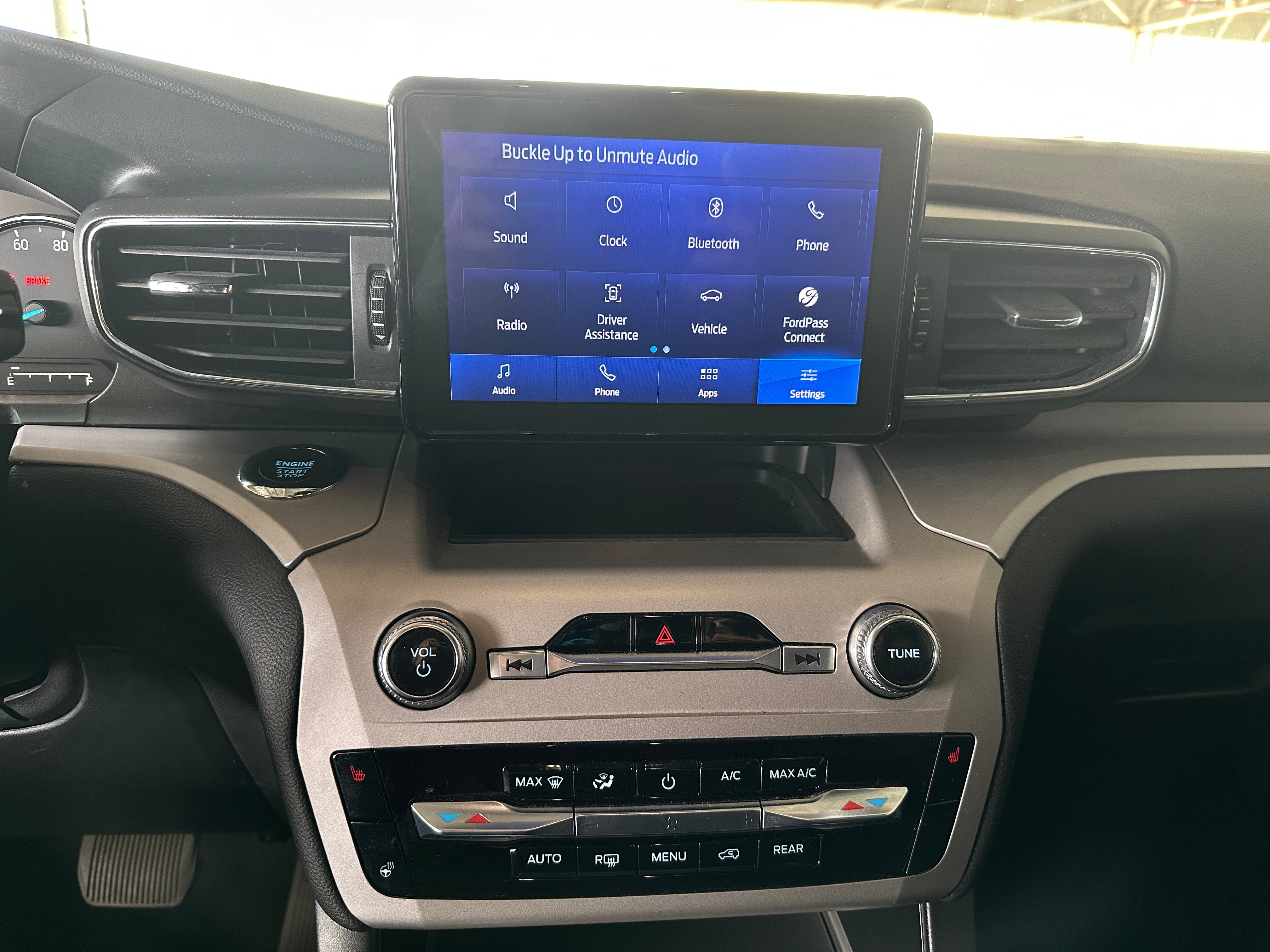 2023 Ford Explorer XLT 3