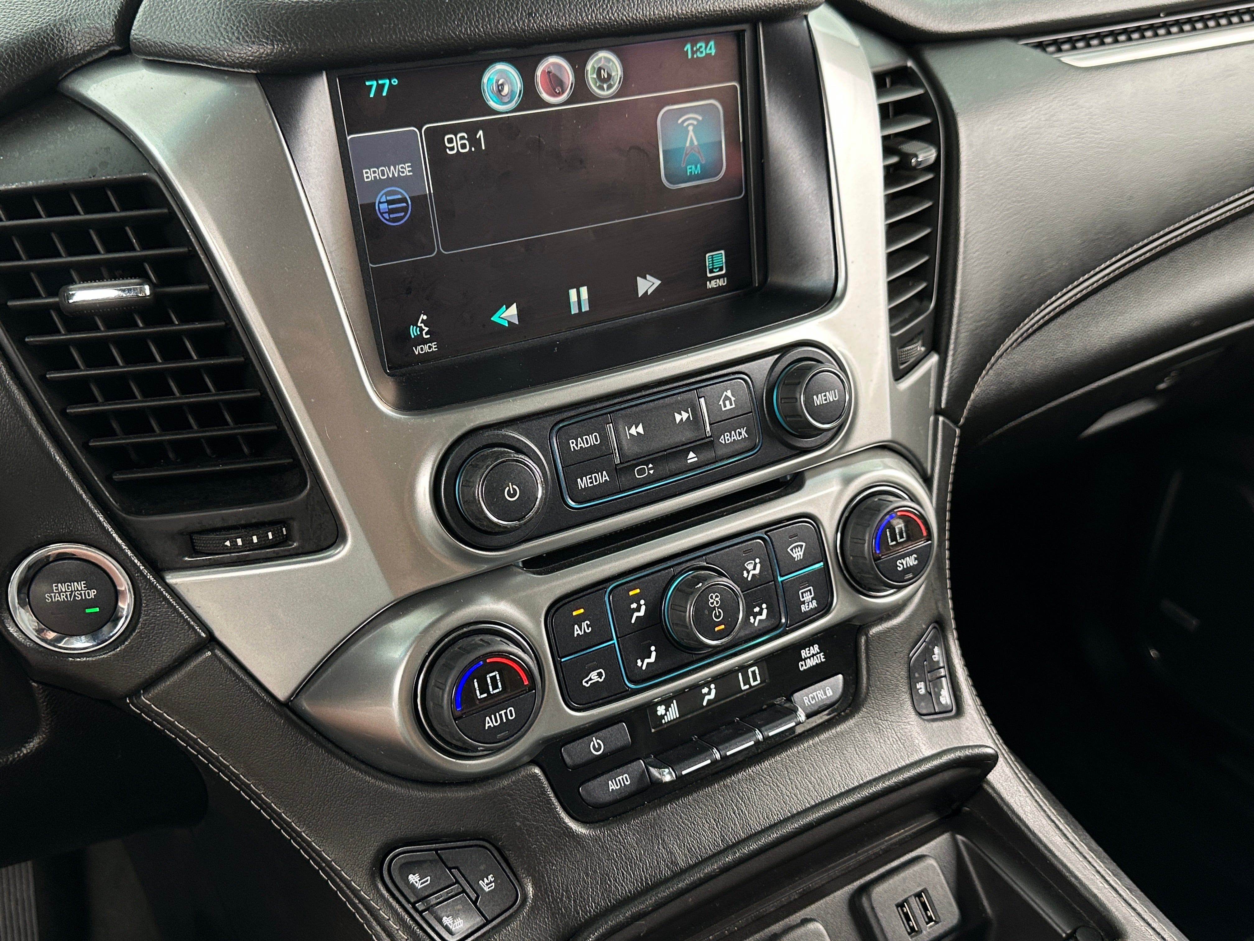 2015 Chevrolet Tahoe LTZ 3