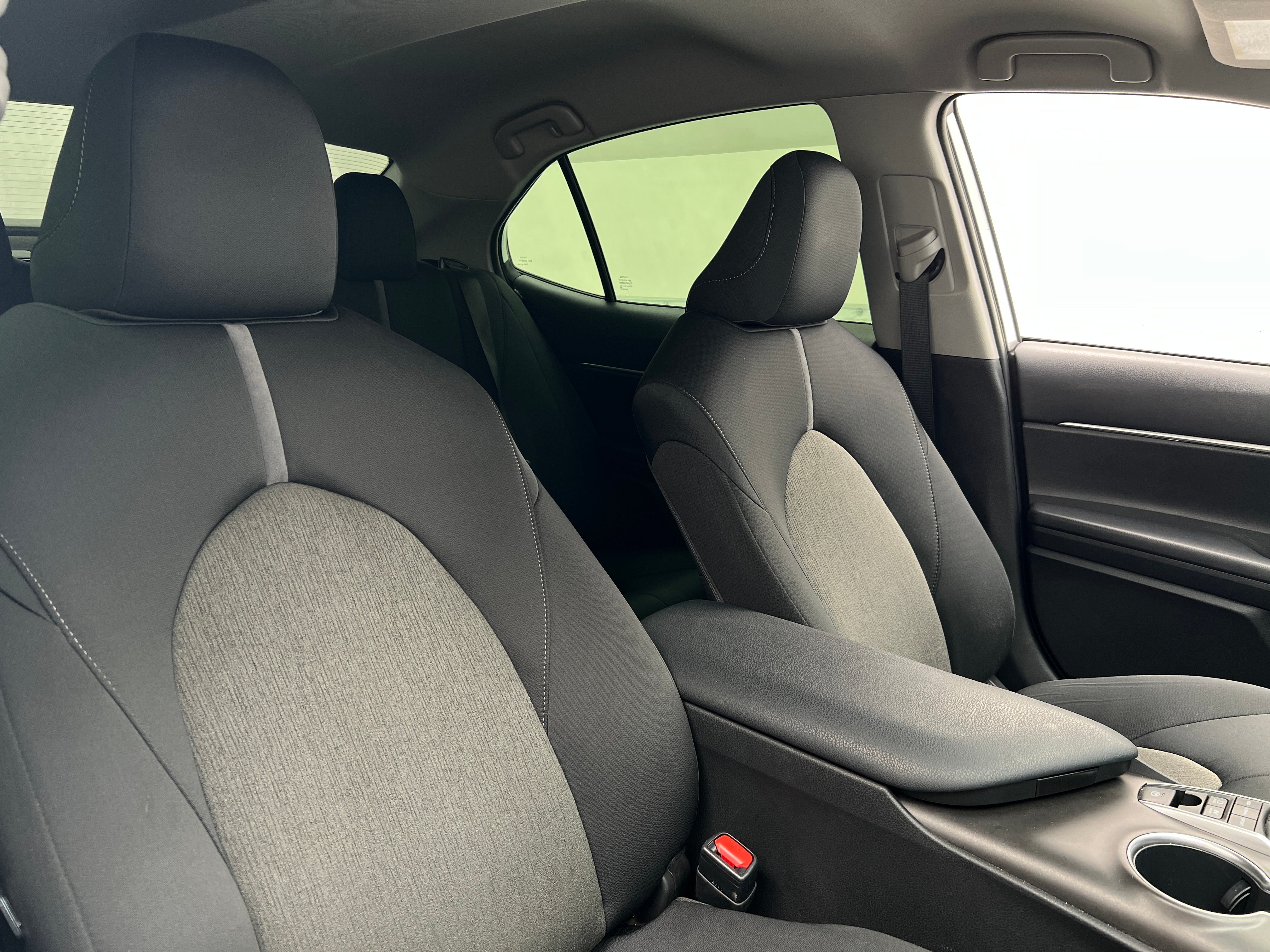 2022 Toyota Camry LE 2