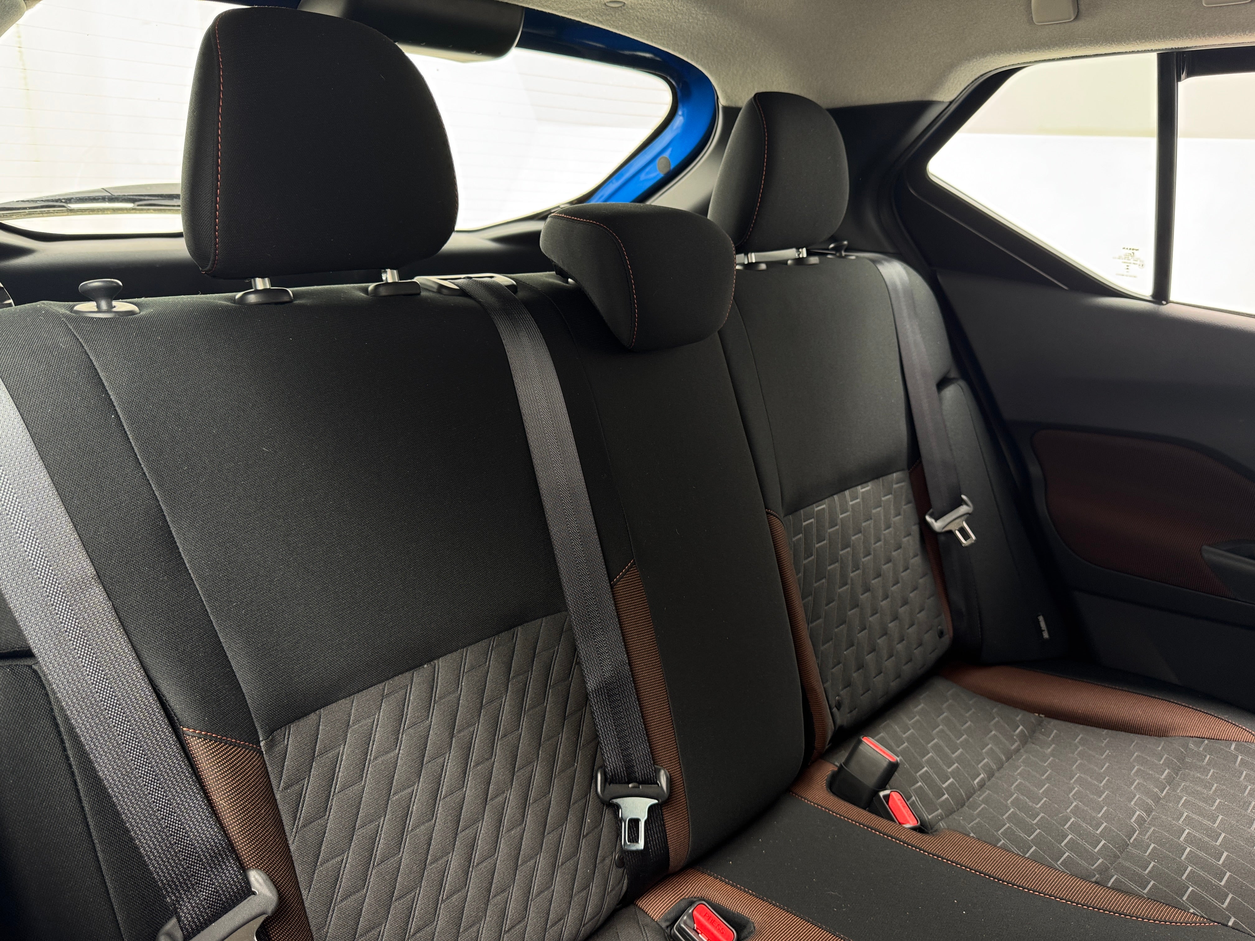 2023 Nissan Kicks SR 6