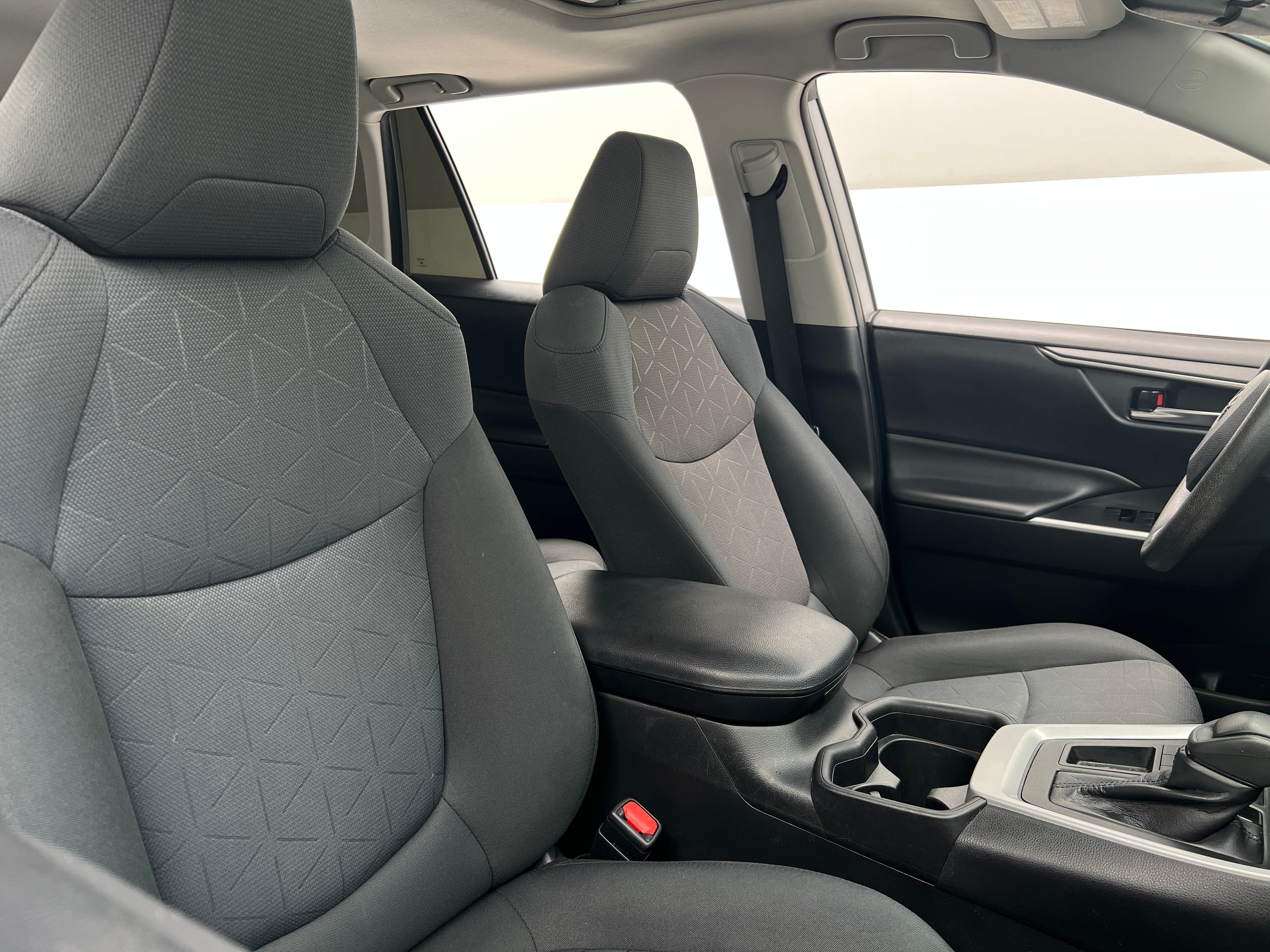 2019 Toyota RAV4 XLE 2