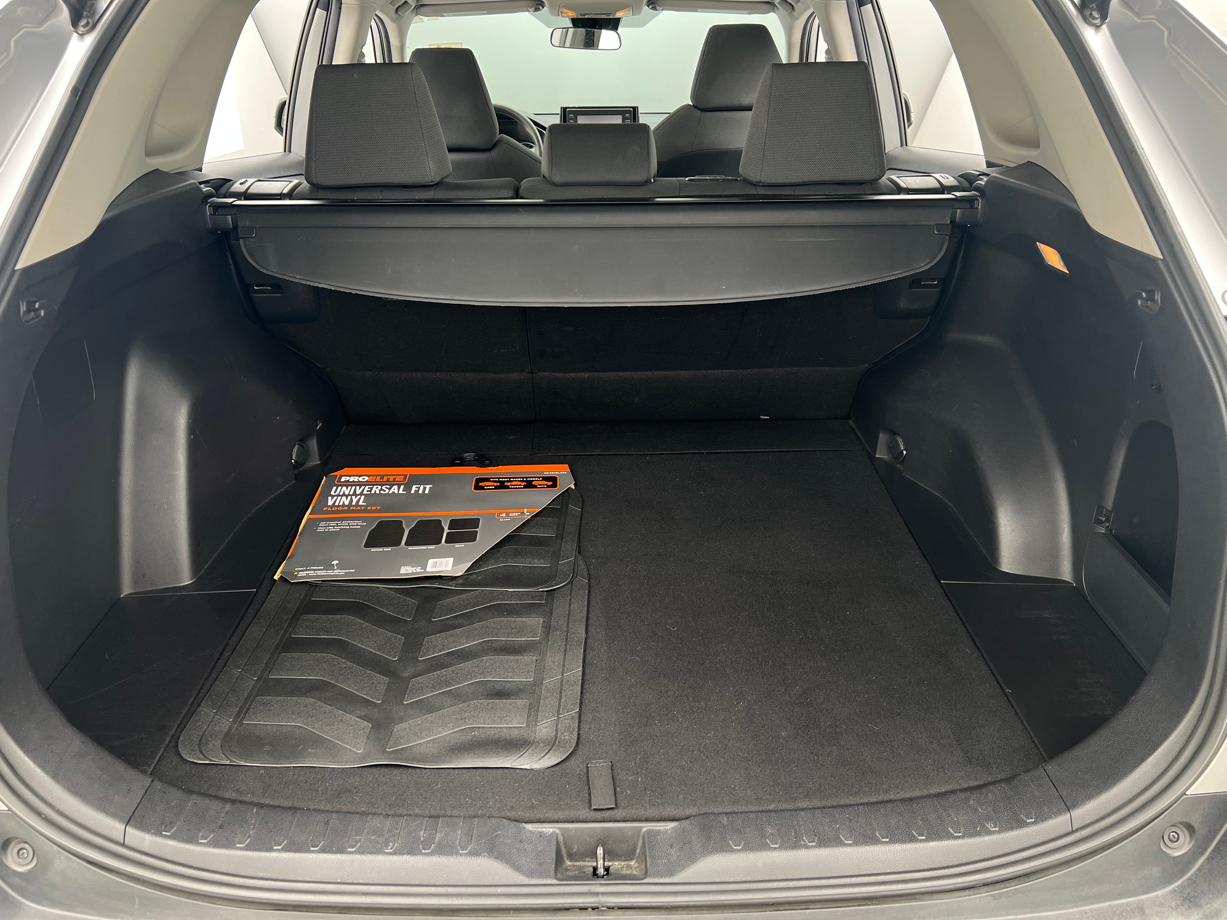 2019 Toyota RAV4 XLE 7