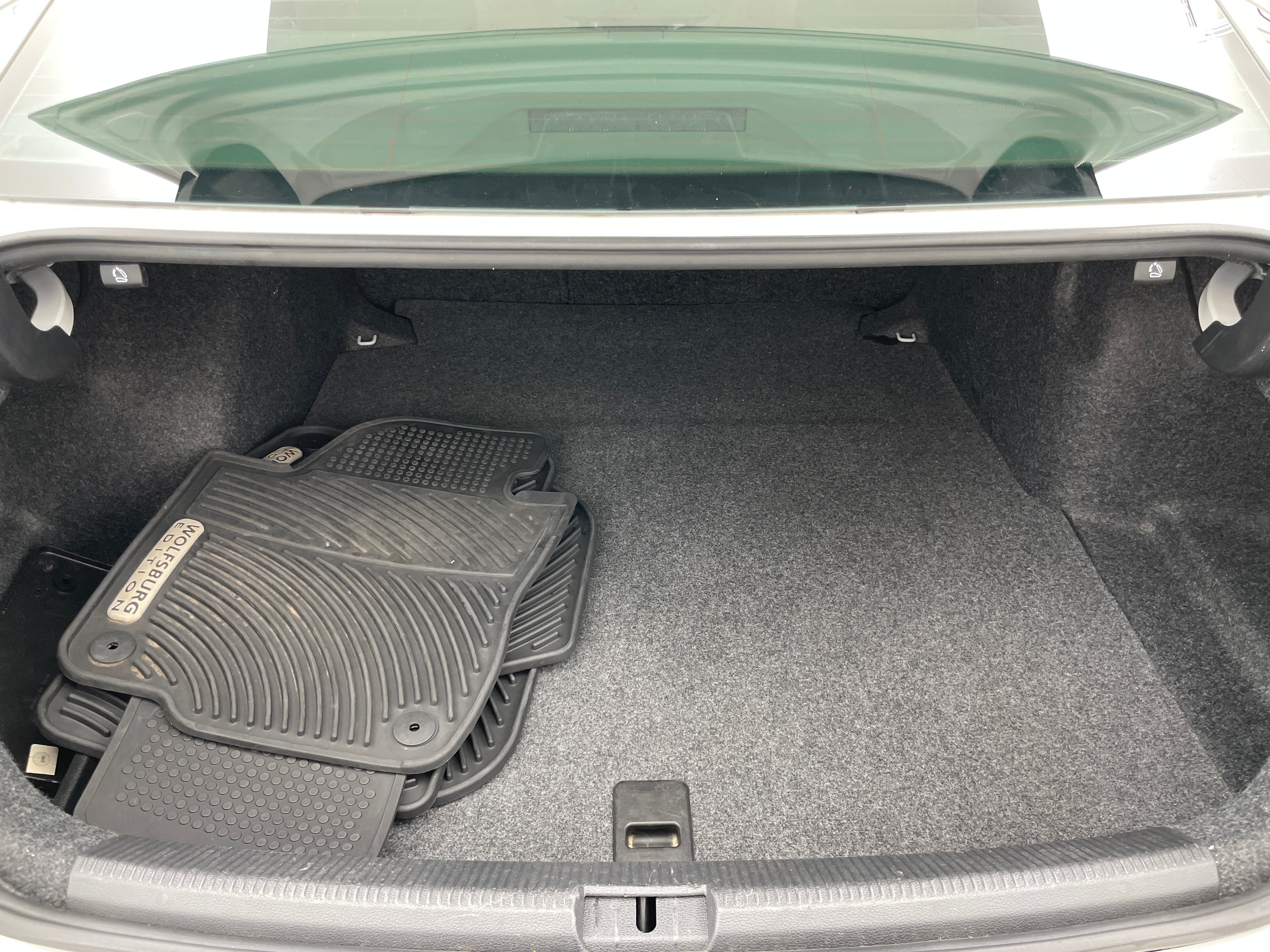 2013 Volkswagen Passat Wolfsburg Edition 7