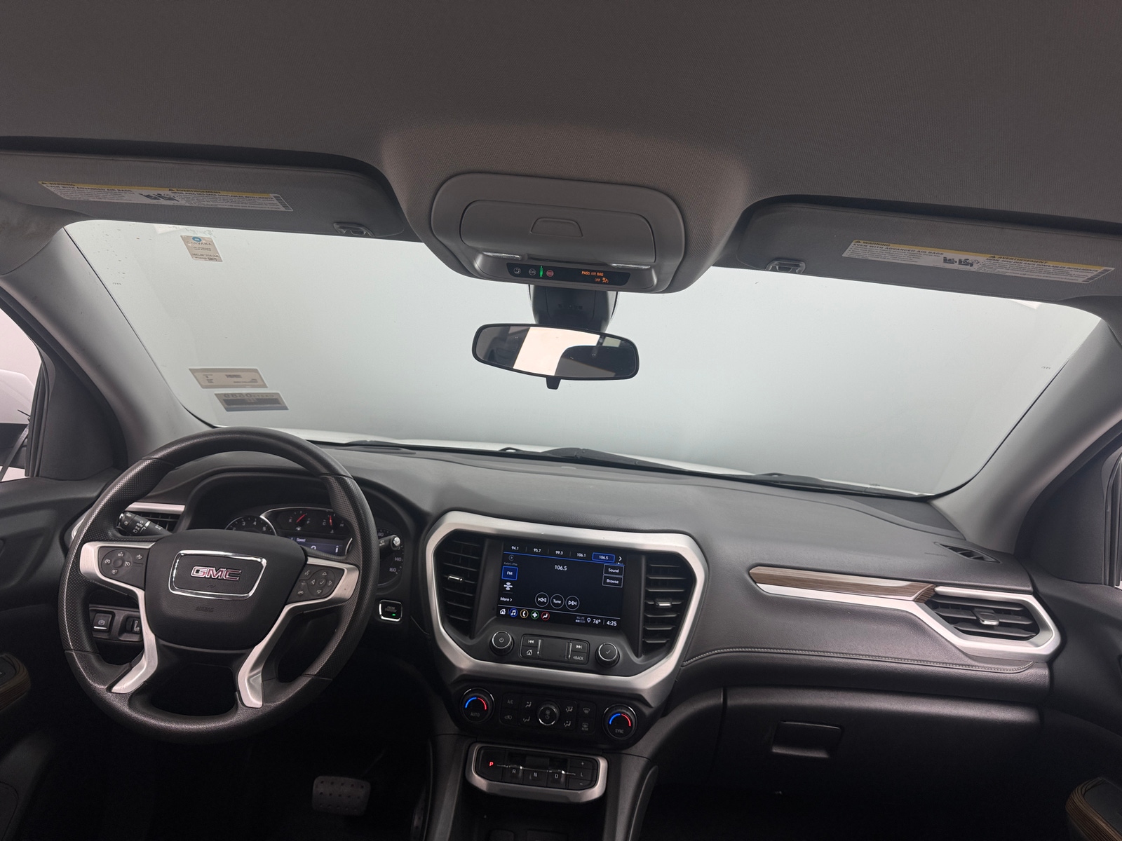 Thumbnail: 2023 GMC Acadia - 3