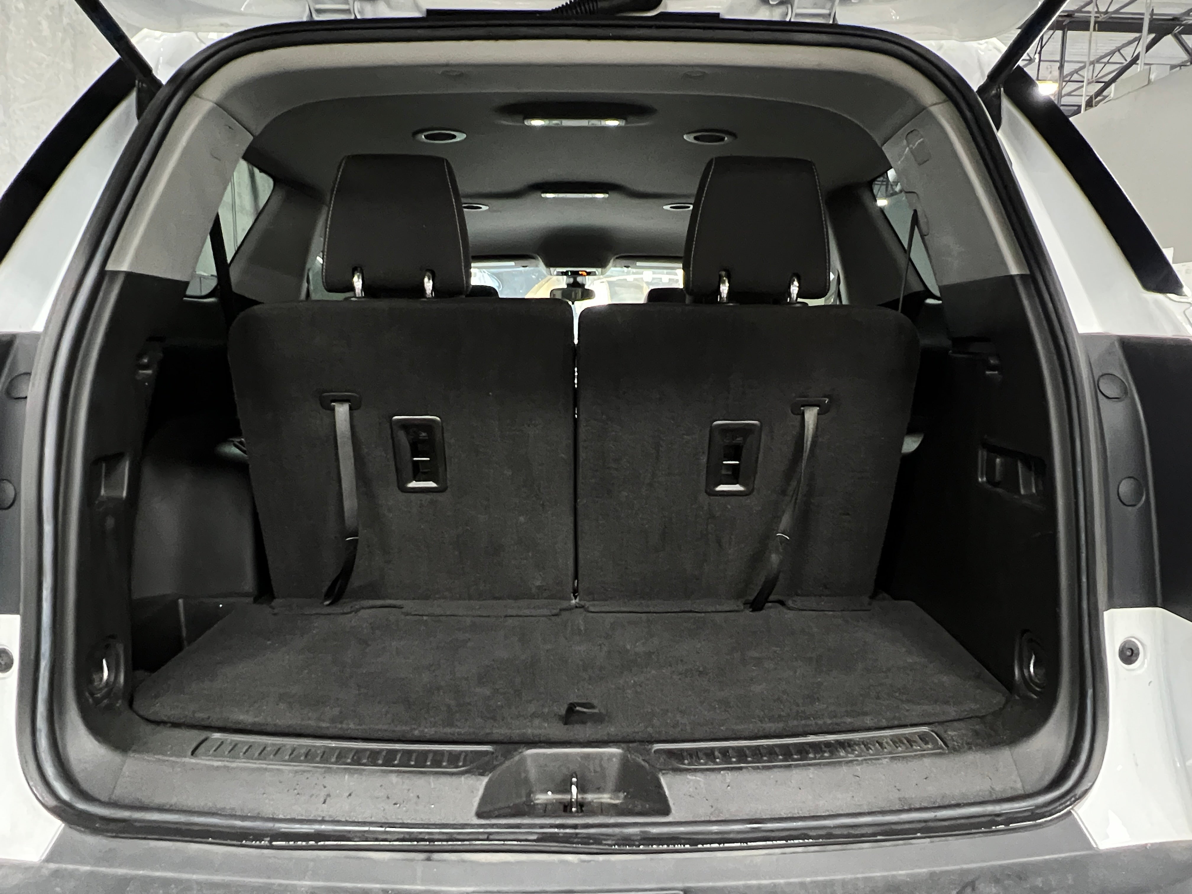 2023 GMC Acadia SLE 7