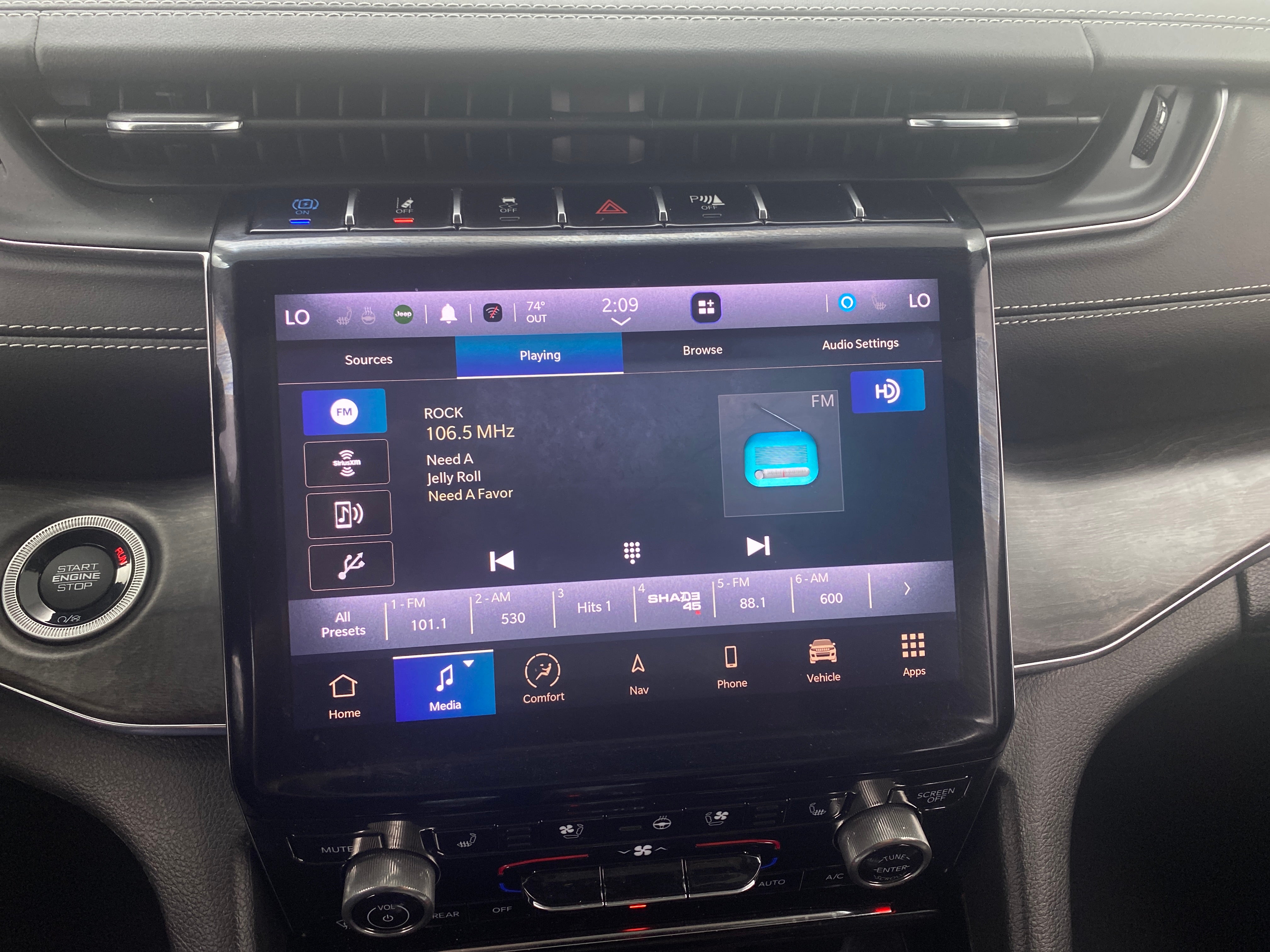 2023 Jeep Grand Cherokee Overland 4xe 3