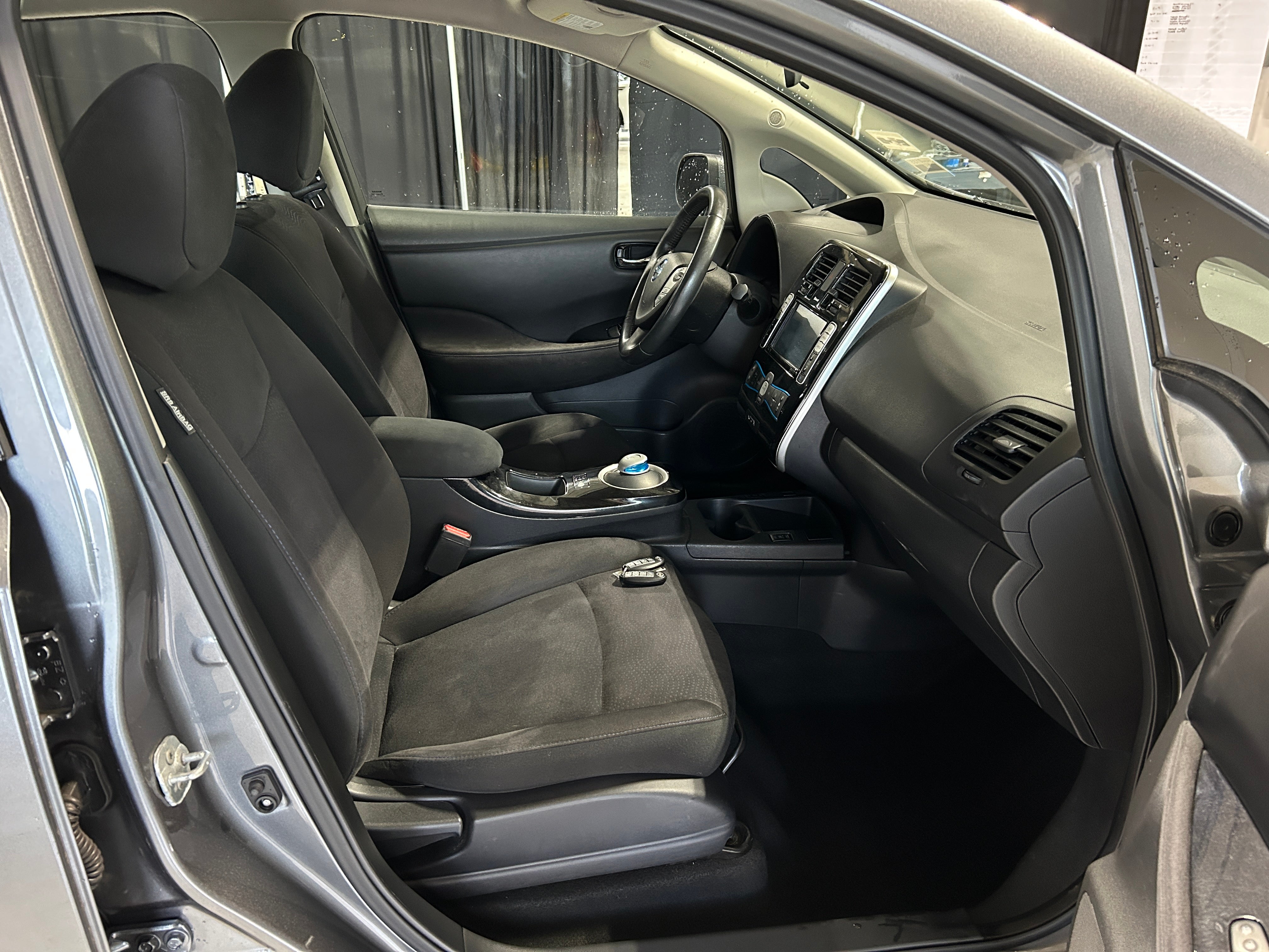 2017 Nissan Leaf SV 2
