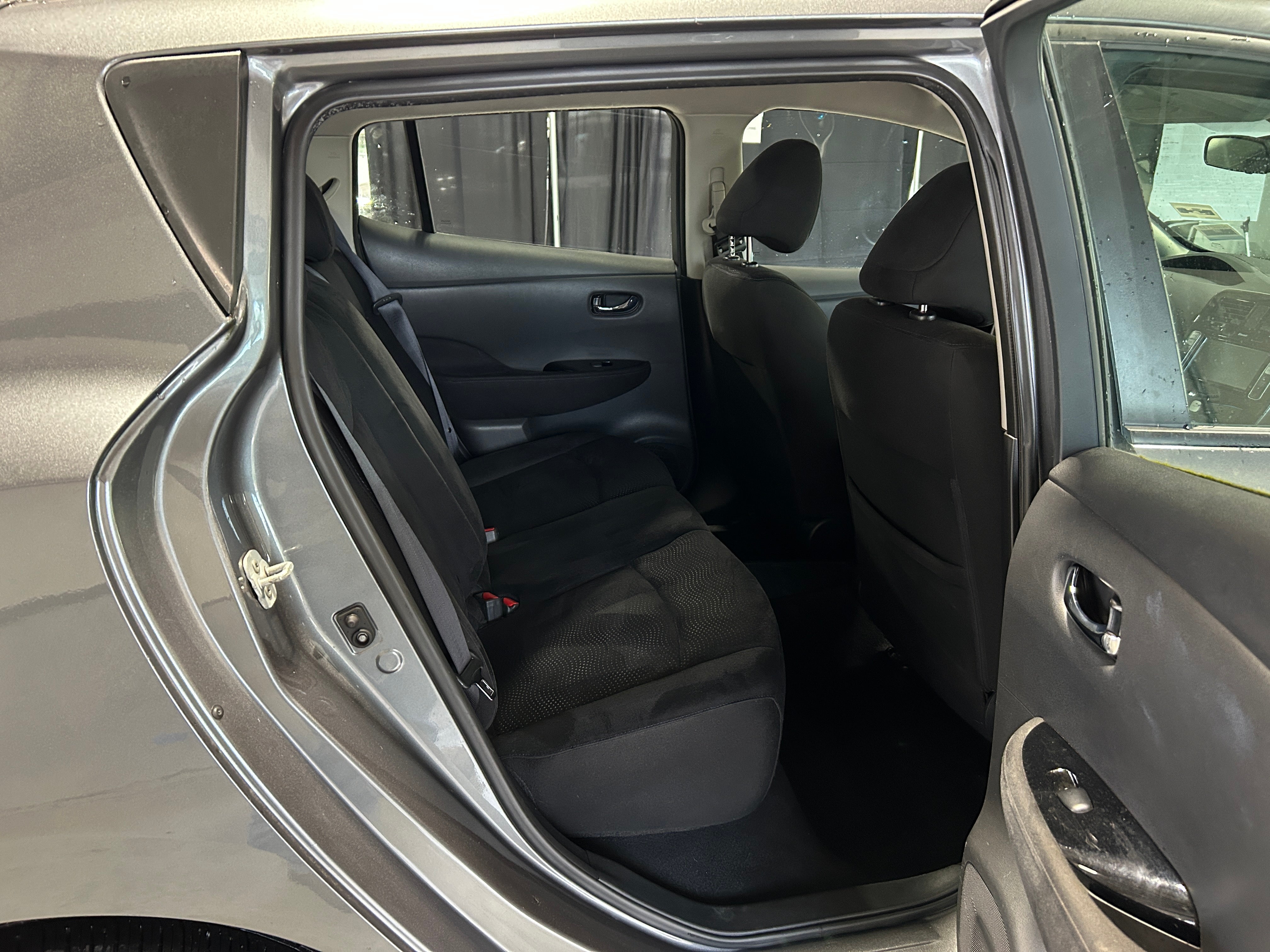2017 Nissan Leaf SV 6