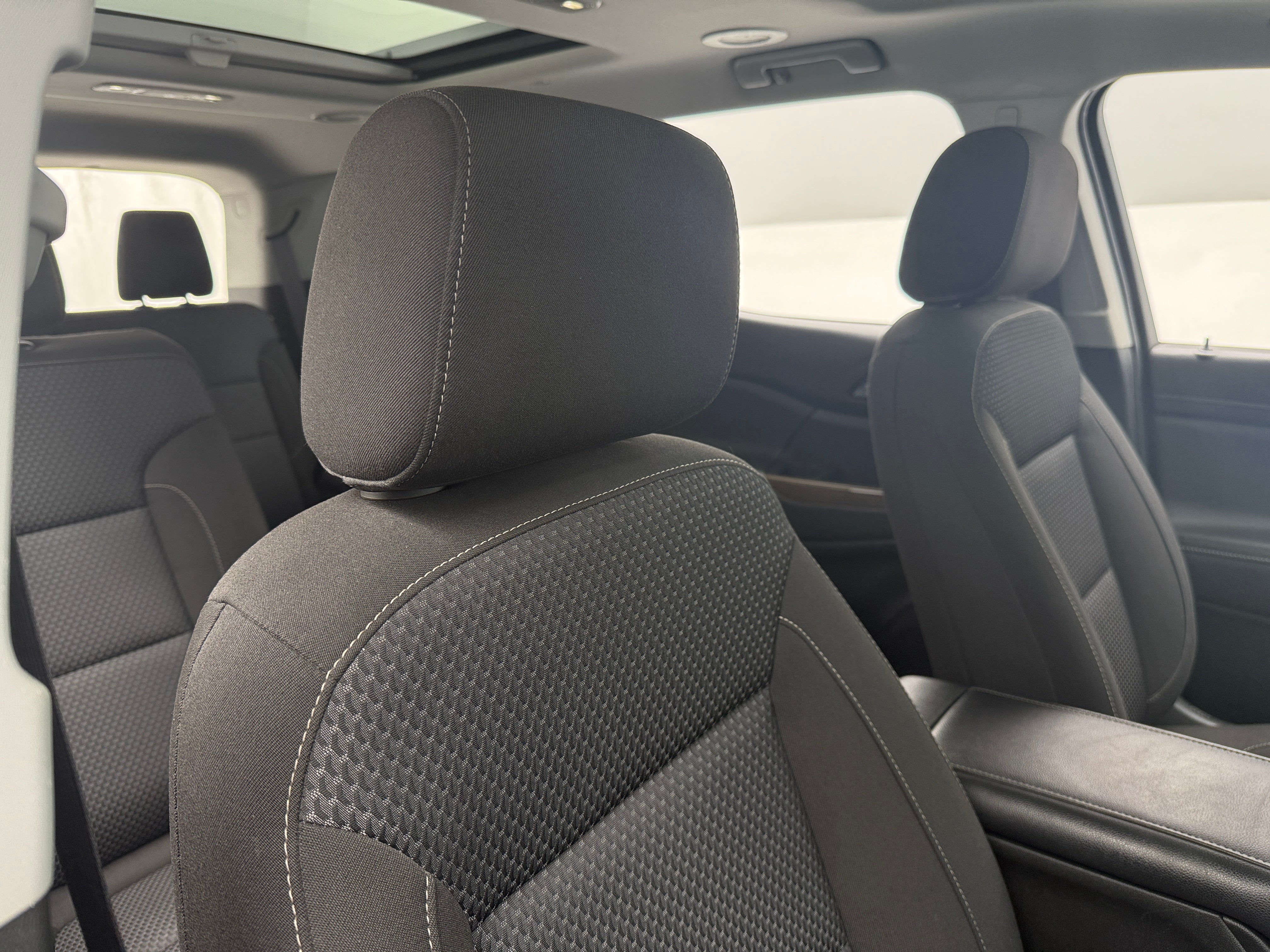 2023 GMC Acadia SLE 2