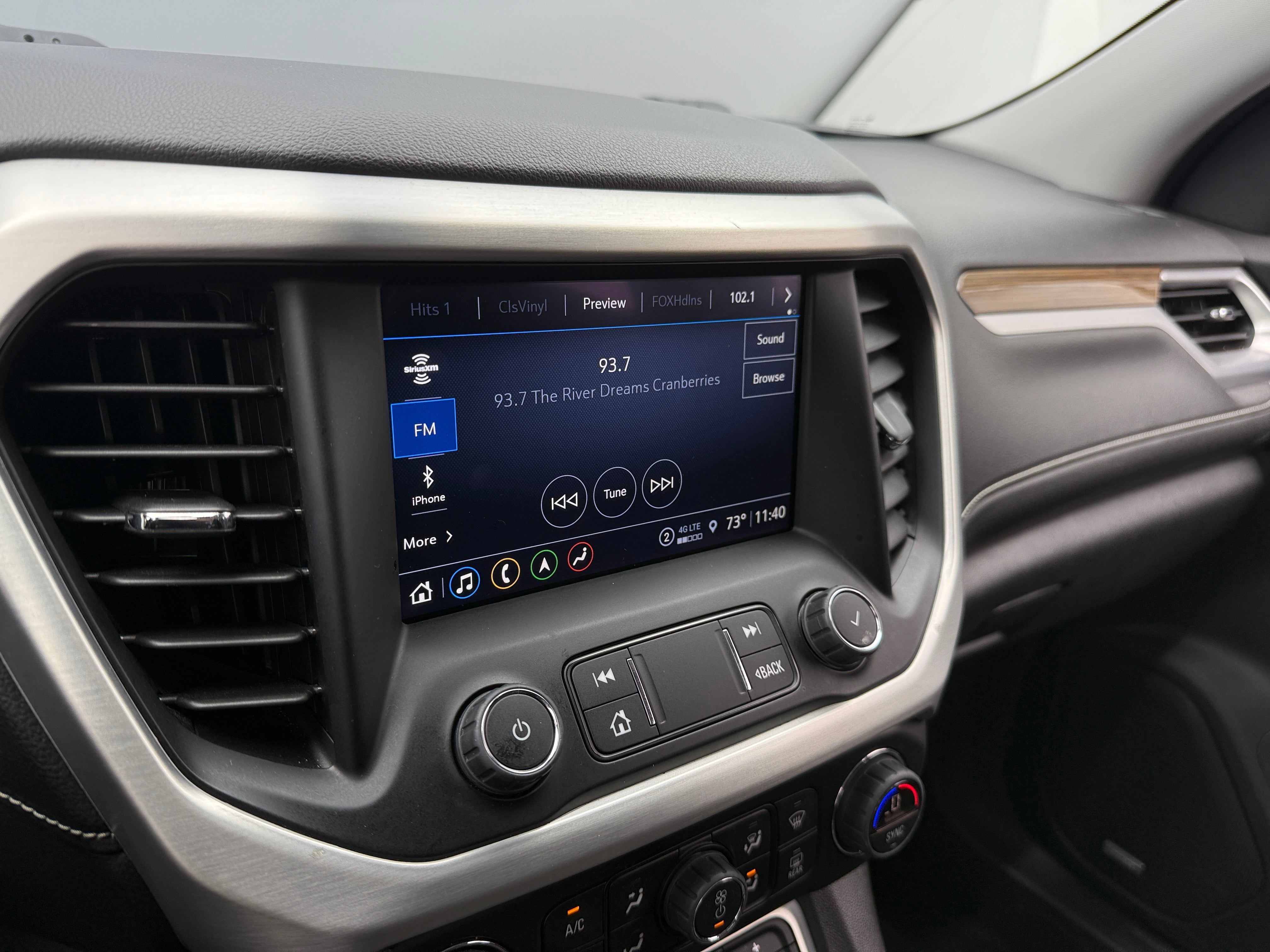 2023 GMC Acadia SLE 4