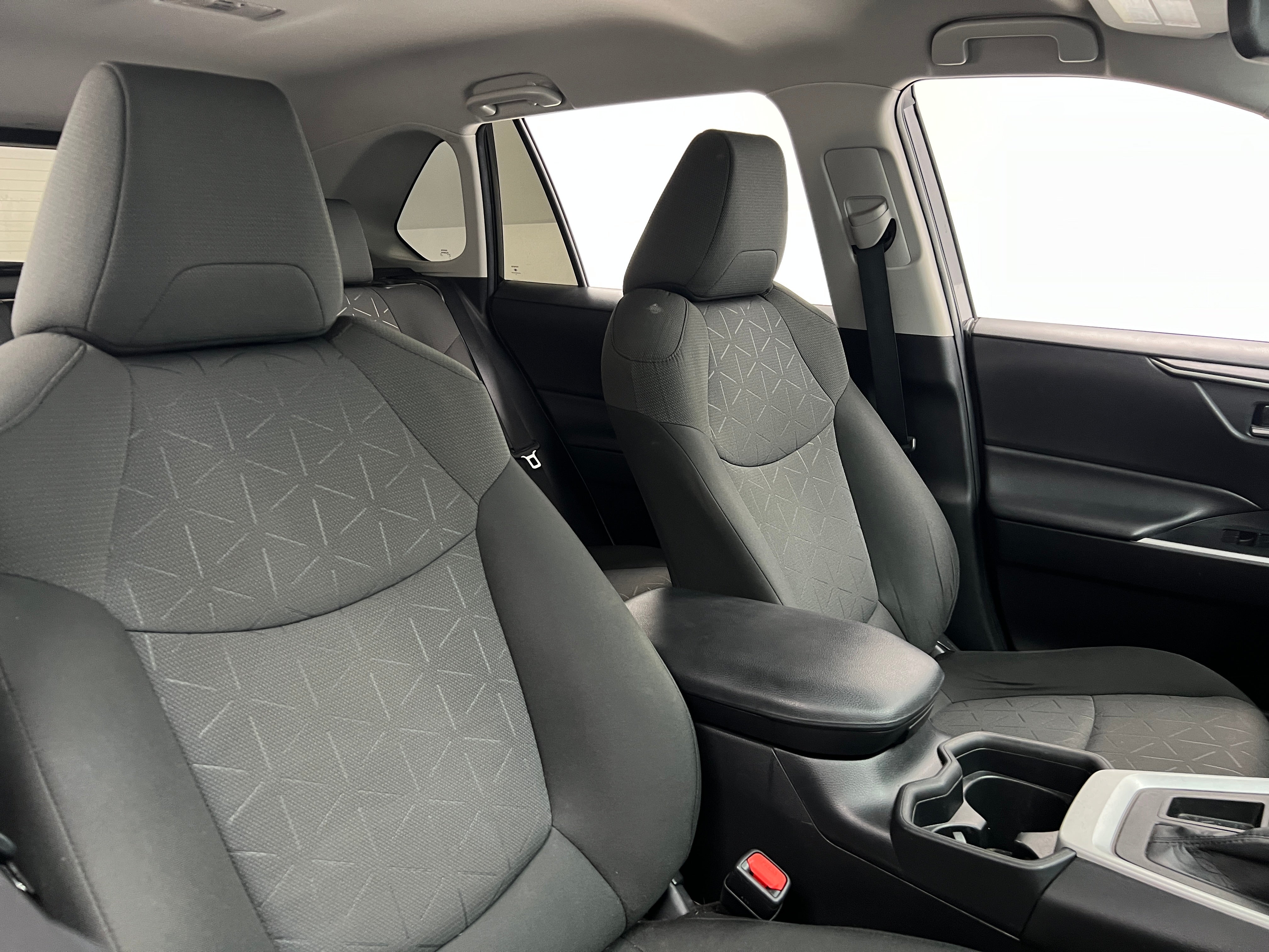 2020 Toyota RAV4 XLE 2