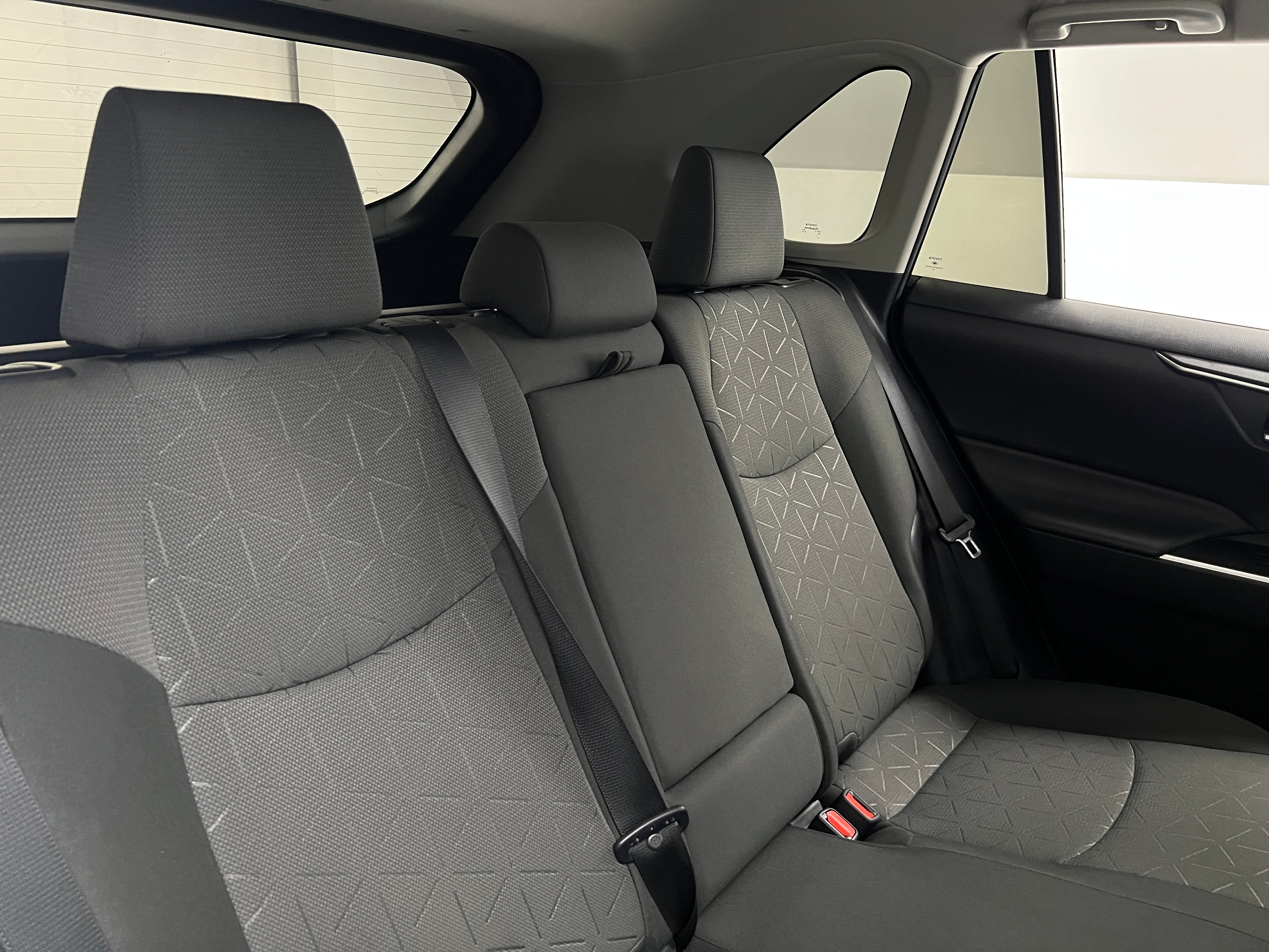 2020 Toyota RAV4 XLE 6