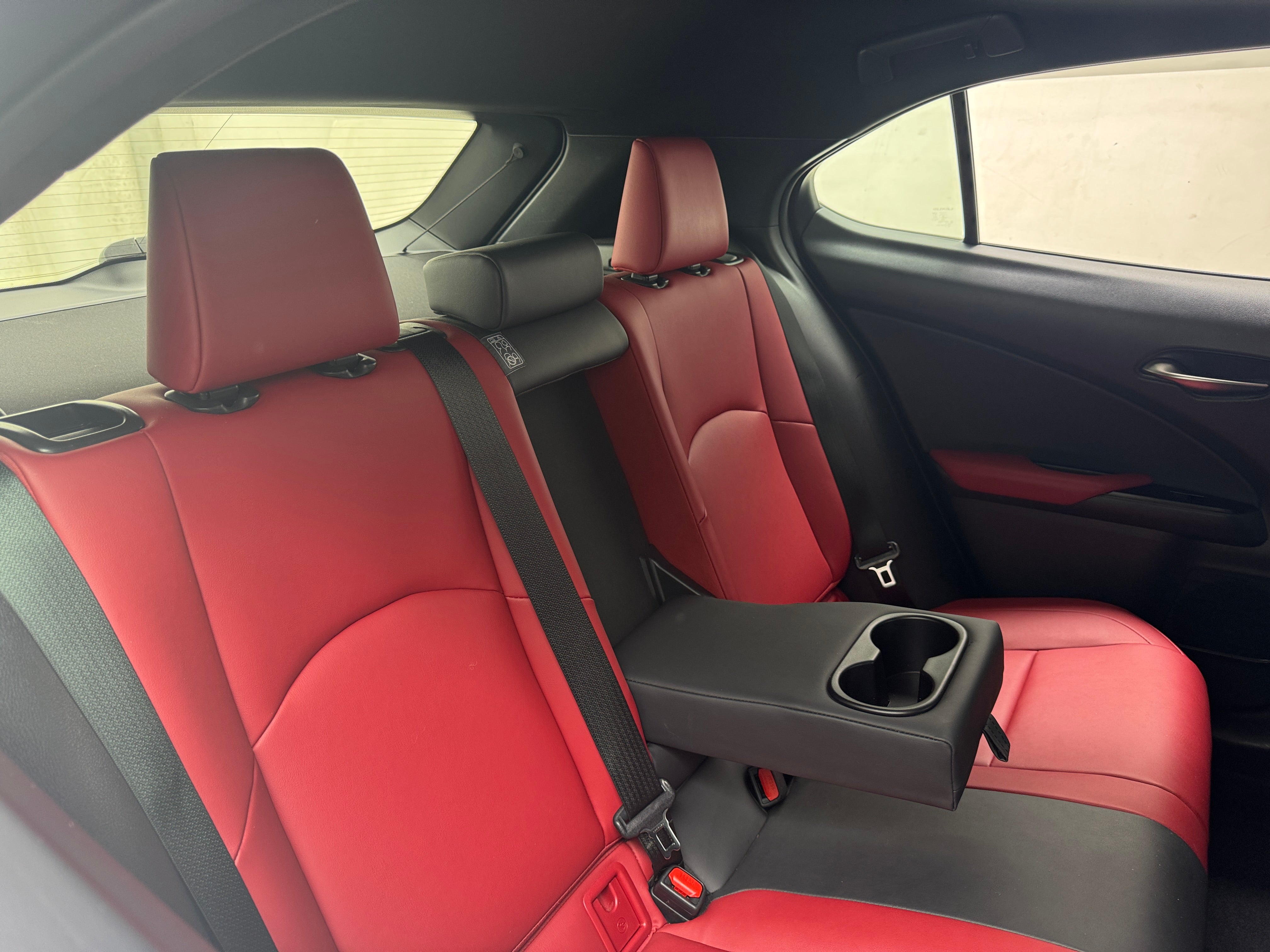 2022 Lexus UX 250h 6