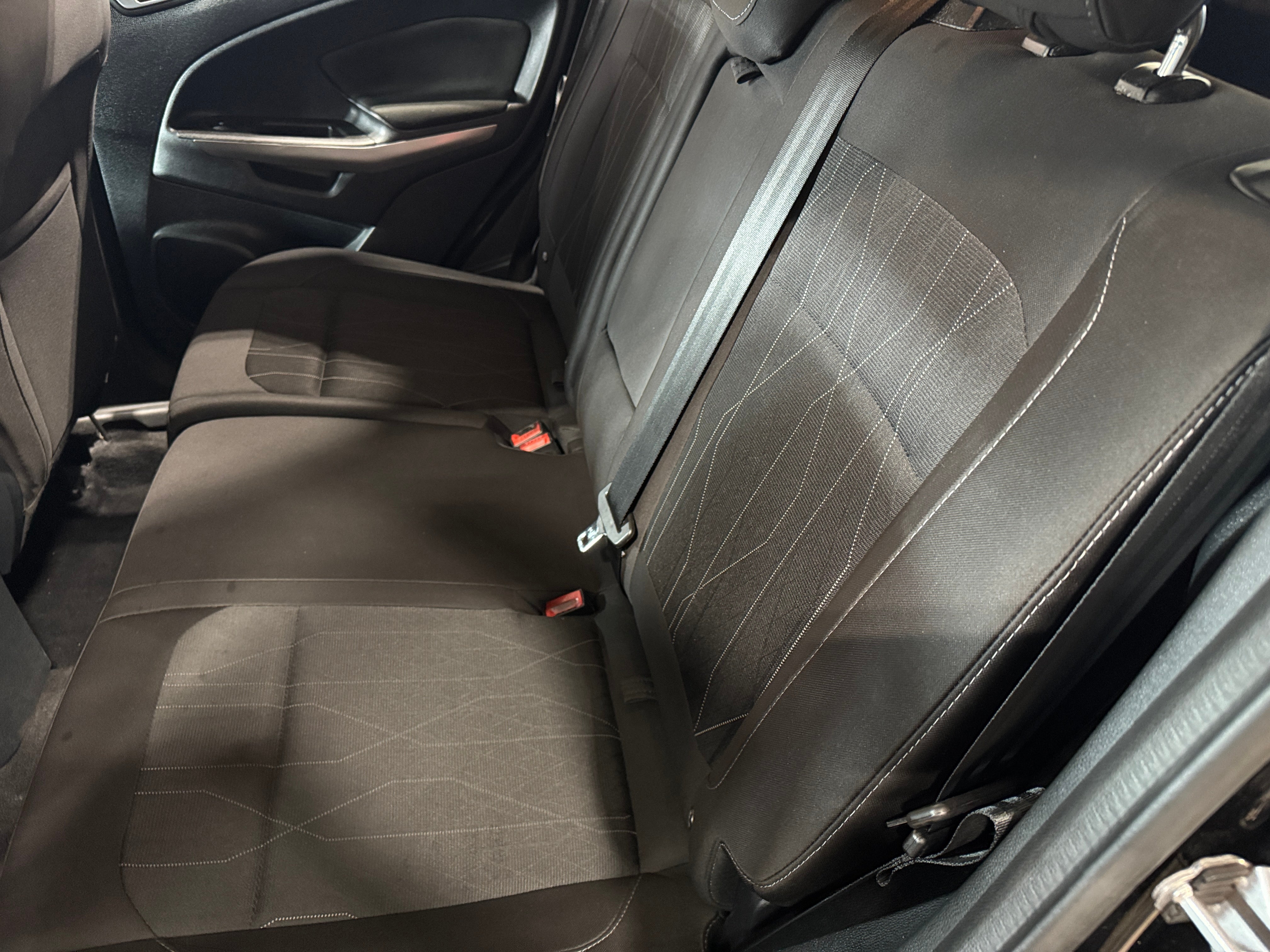 2018 Ford EcoSport SE 6
