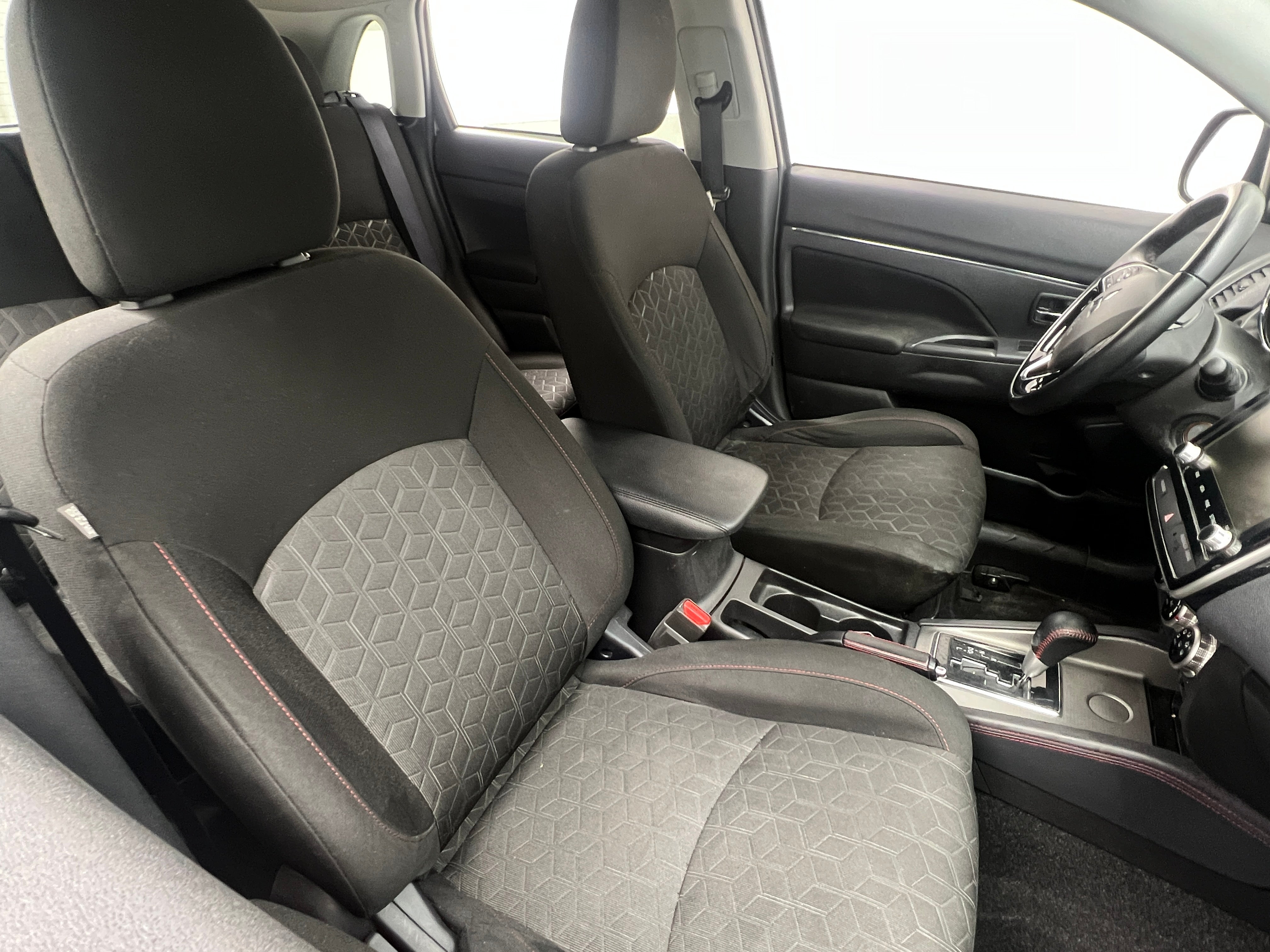 2022 Mitsubishi Outlander Sport LE 2