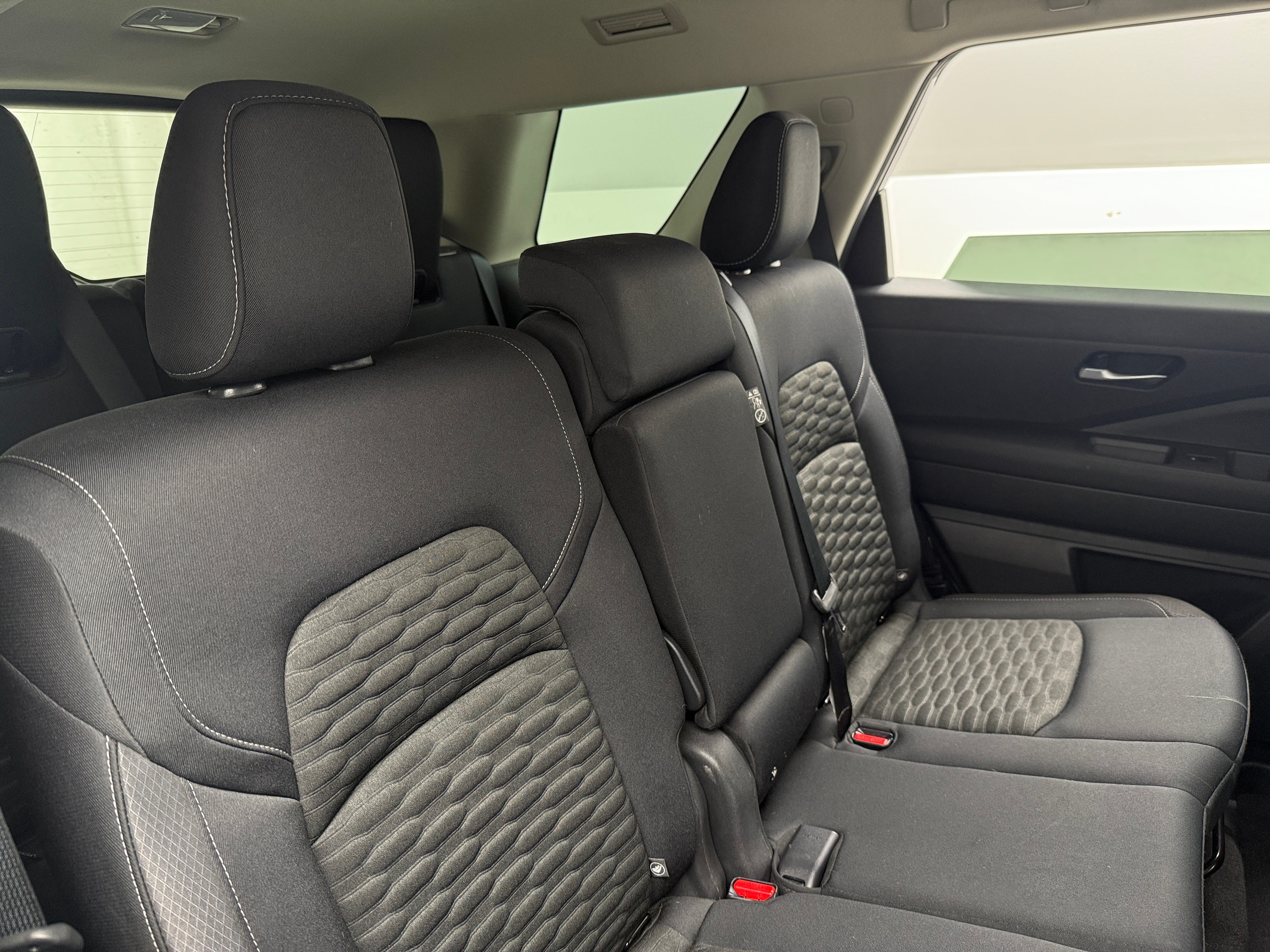2022 Nissan Pathfinder SV 6