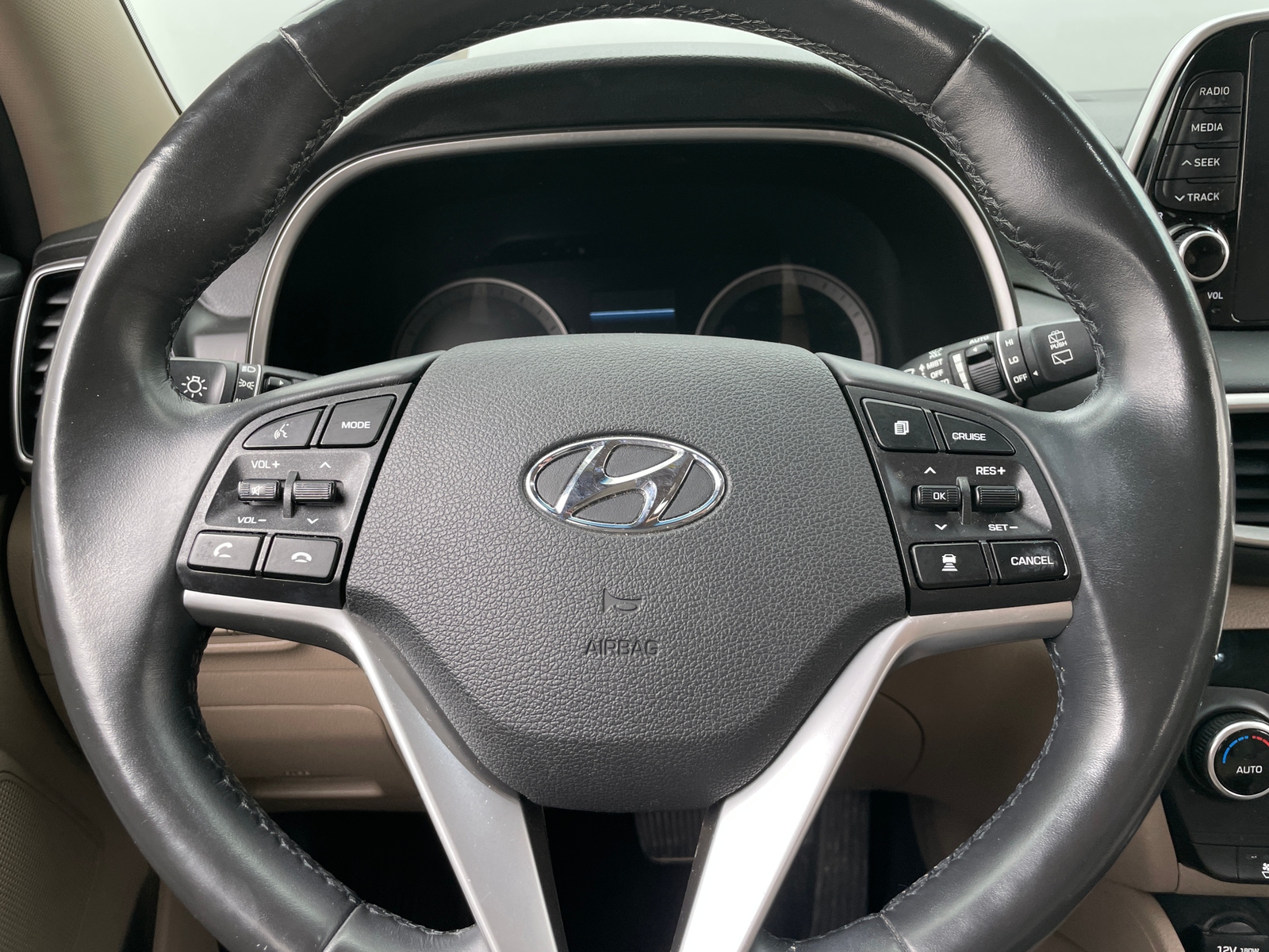 Thumbnail: 2019 Hyundai Tucson - 4