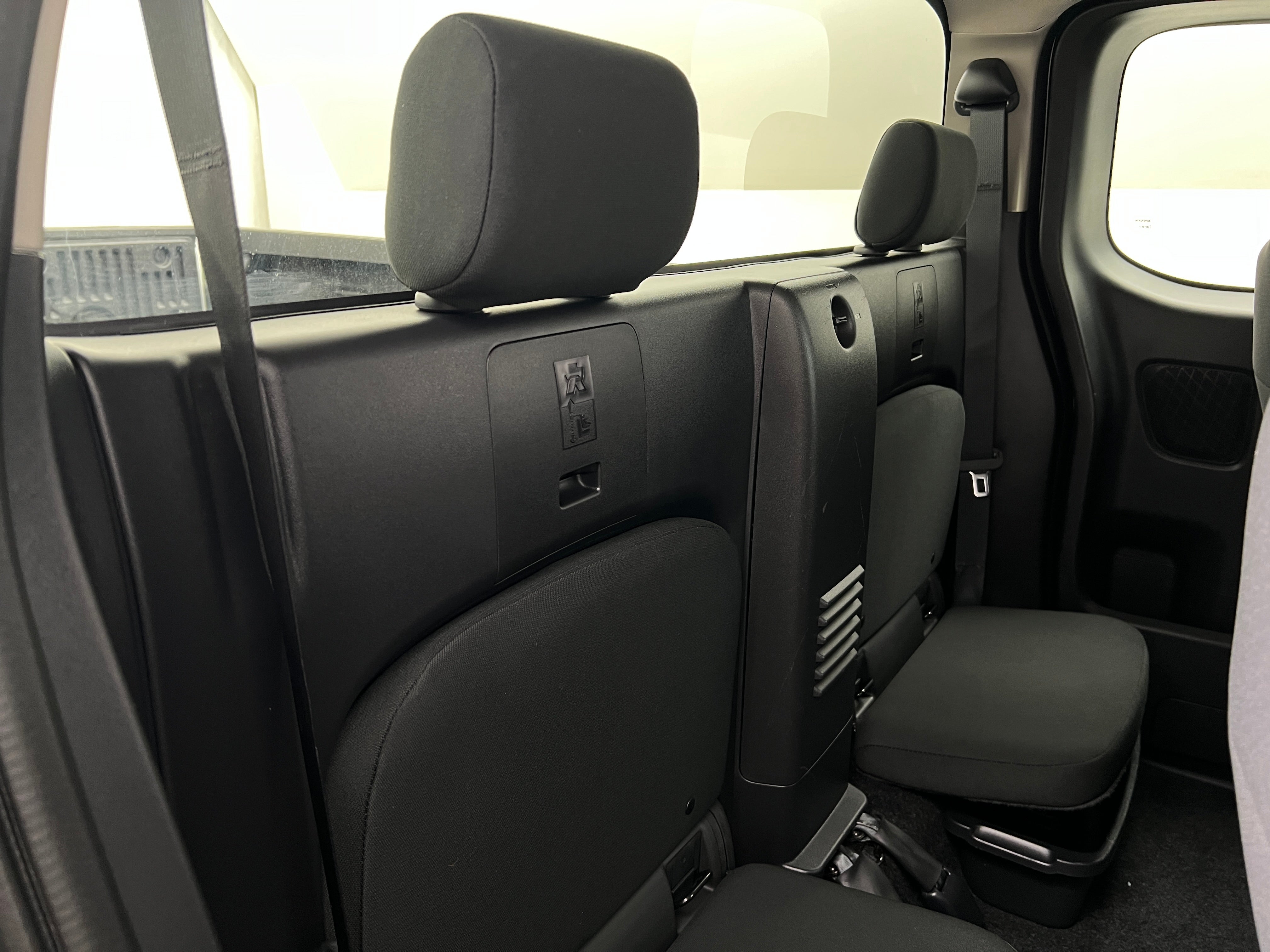 2024 Nissan Frontier S/C 6