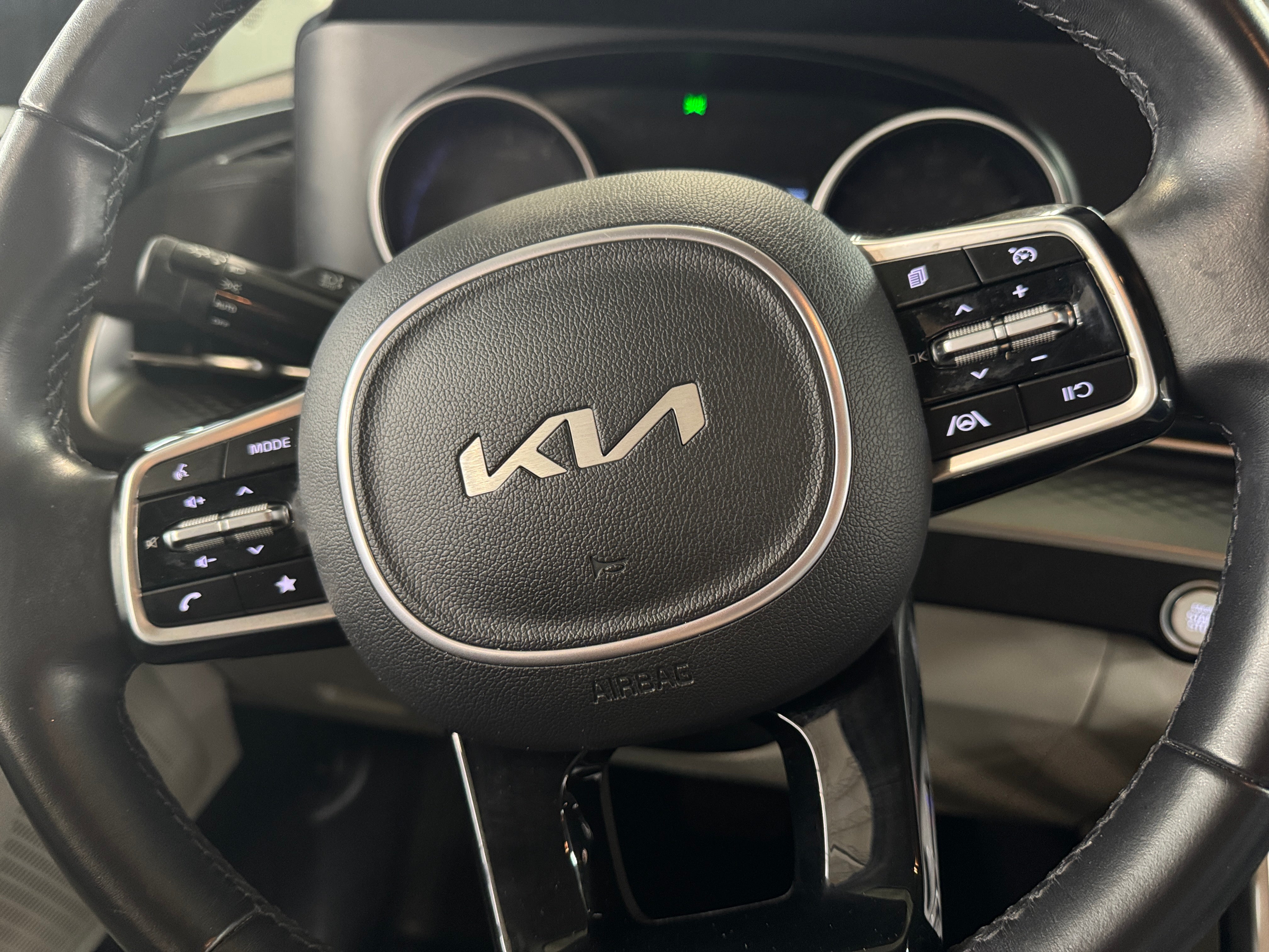 2023 Kia Carnival LX 4