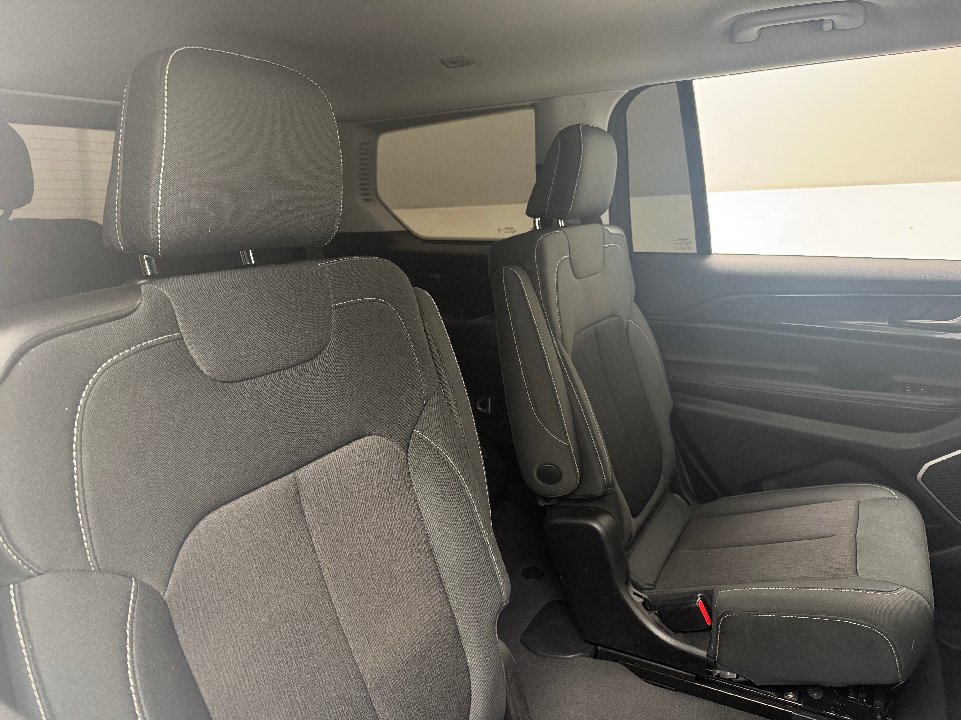 2022 Jeep Grand Cherokee L Laredo 6