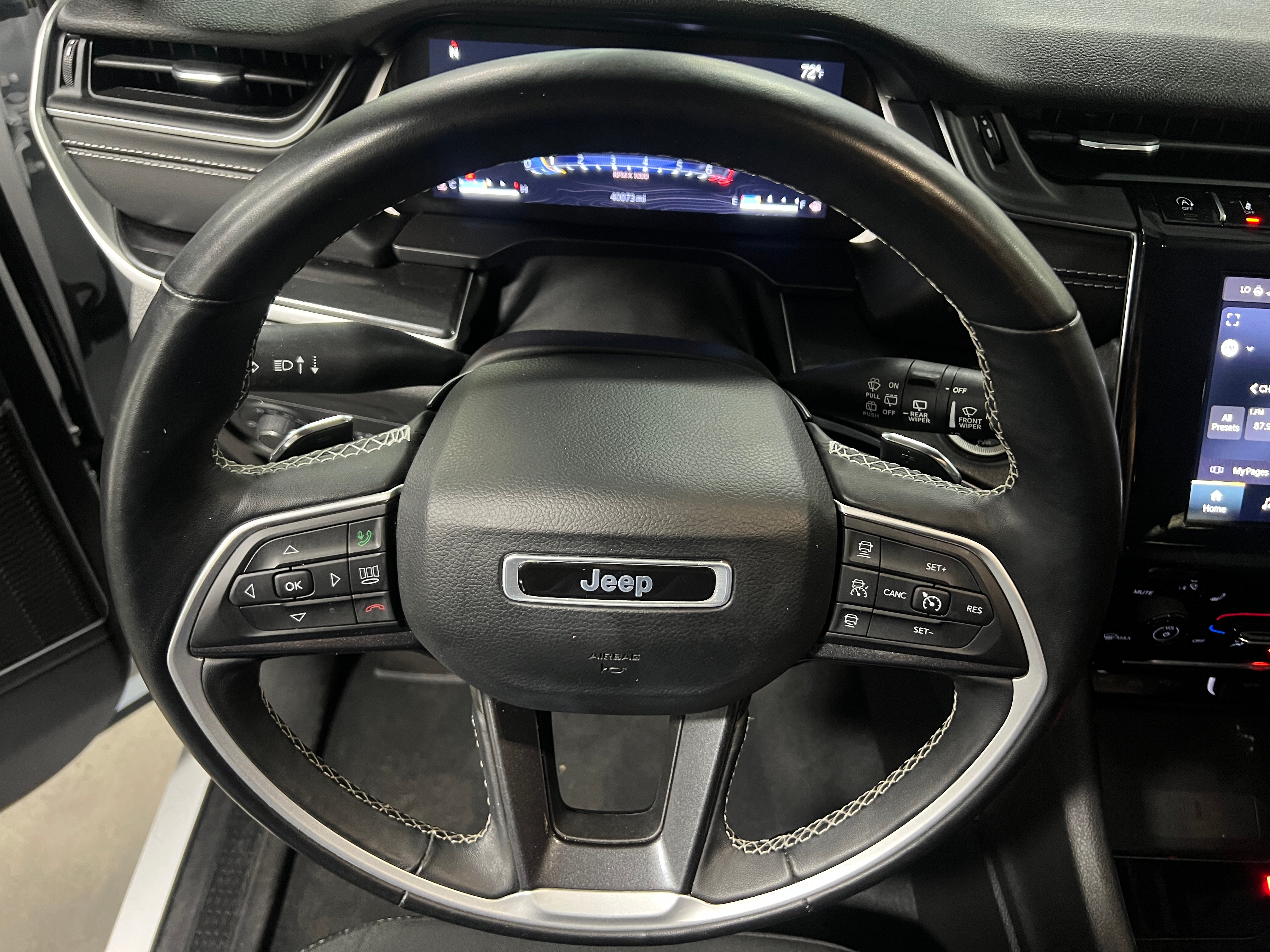 2022 Jeep Grand Cherokee L Laredo 5