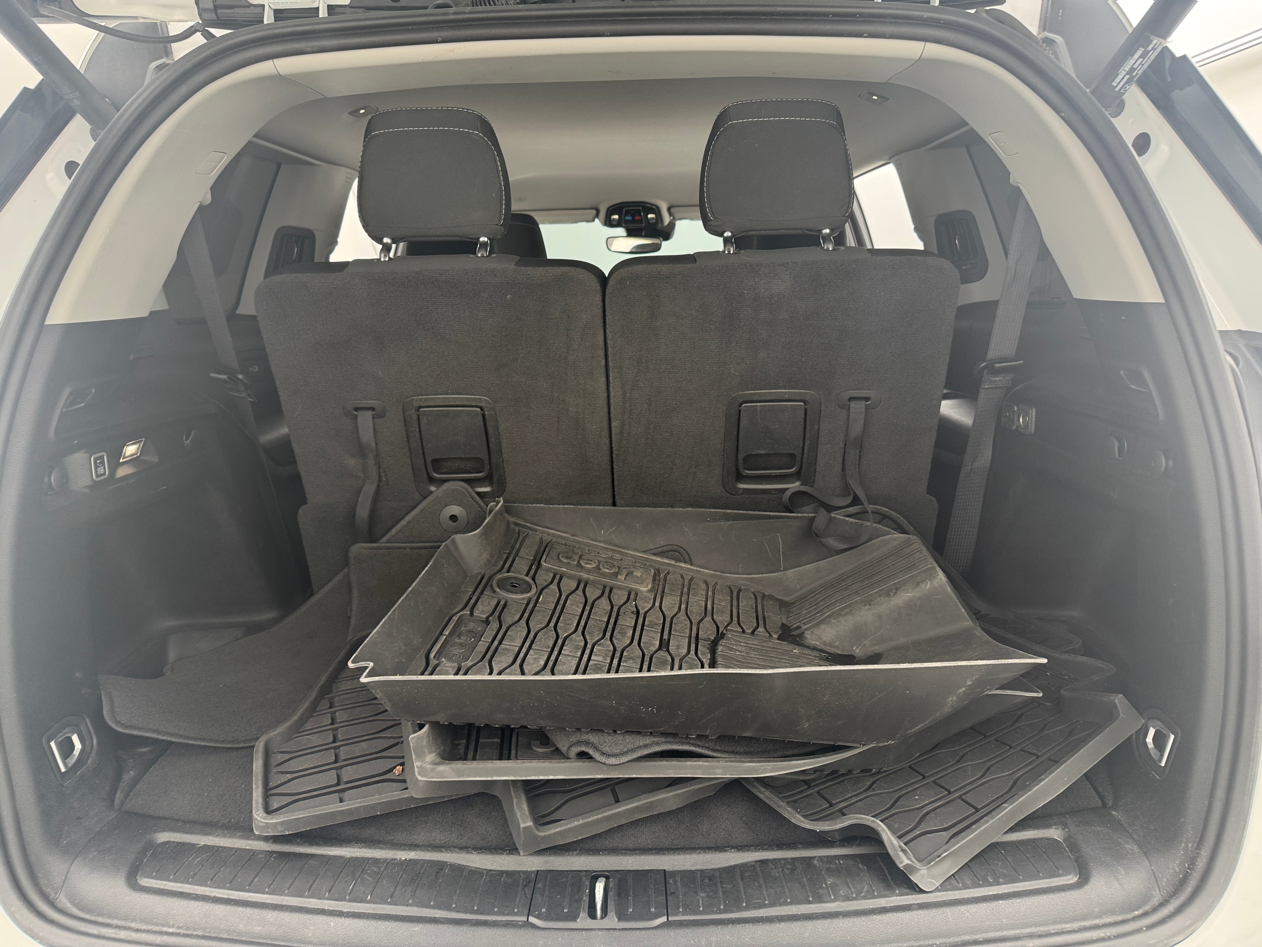 2022 Jeep Grand Cherokee L Laredo 7