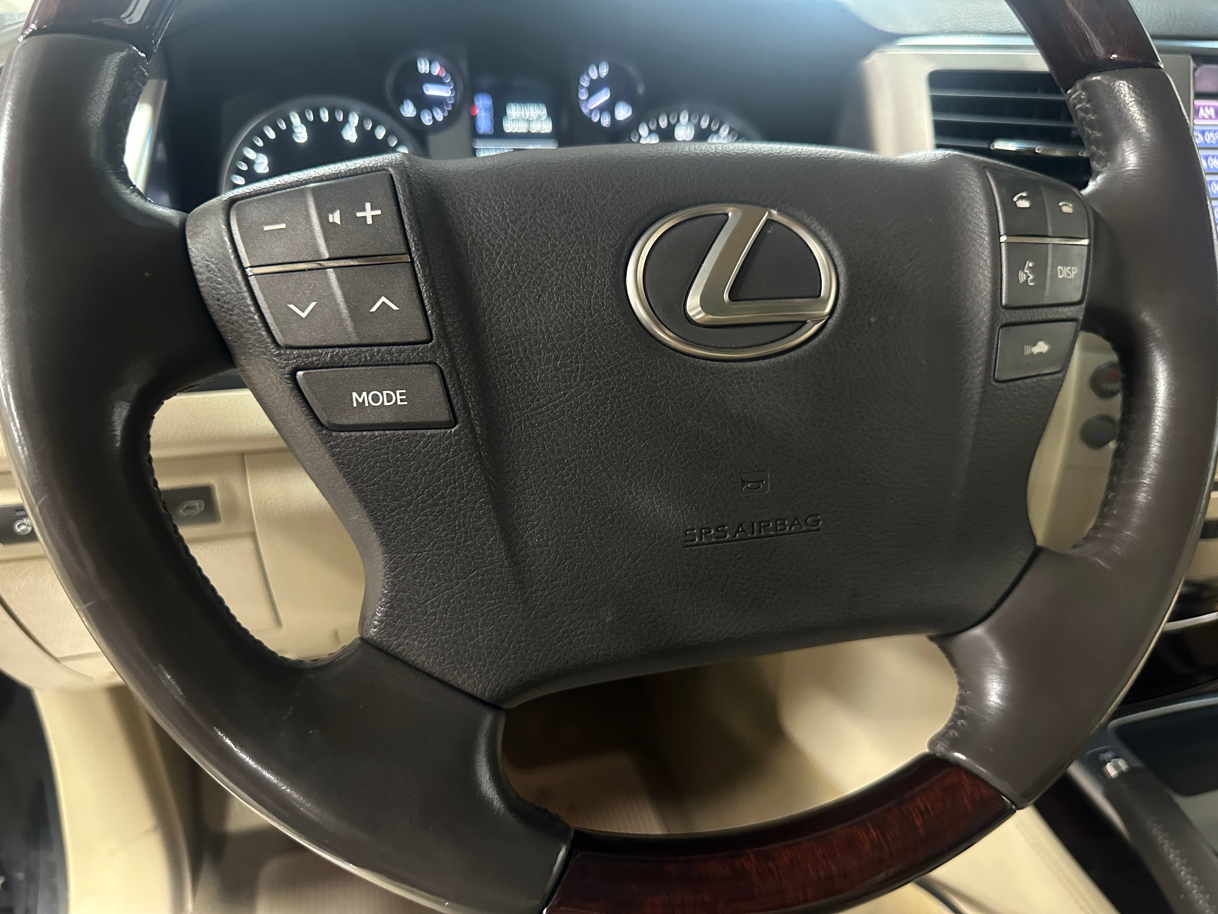 2014 Lexus LX 570 4