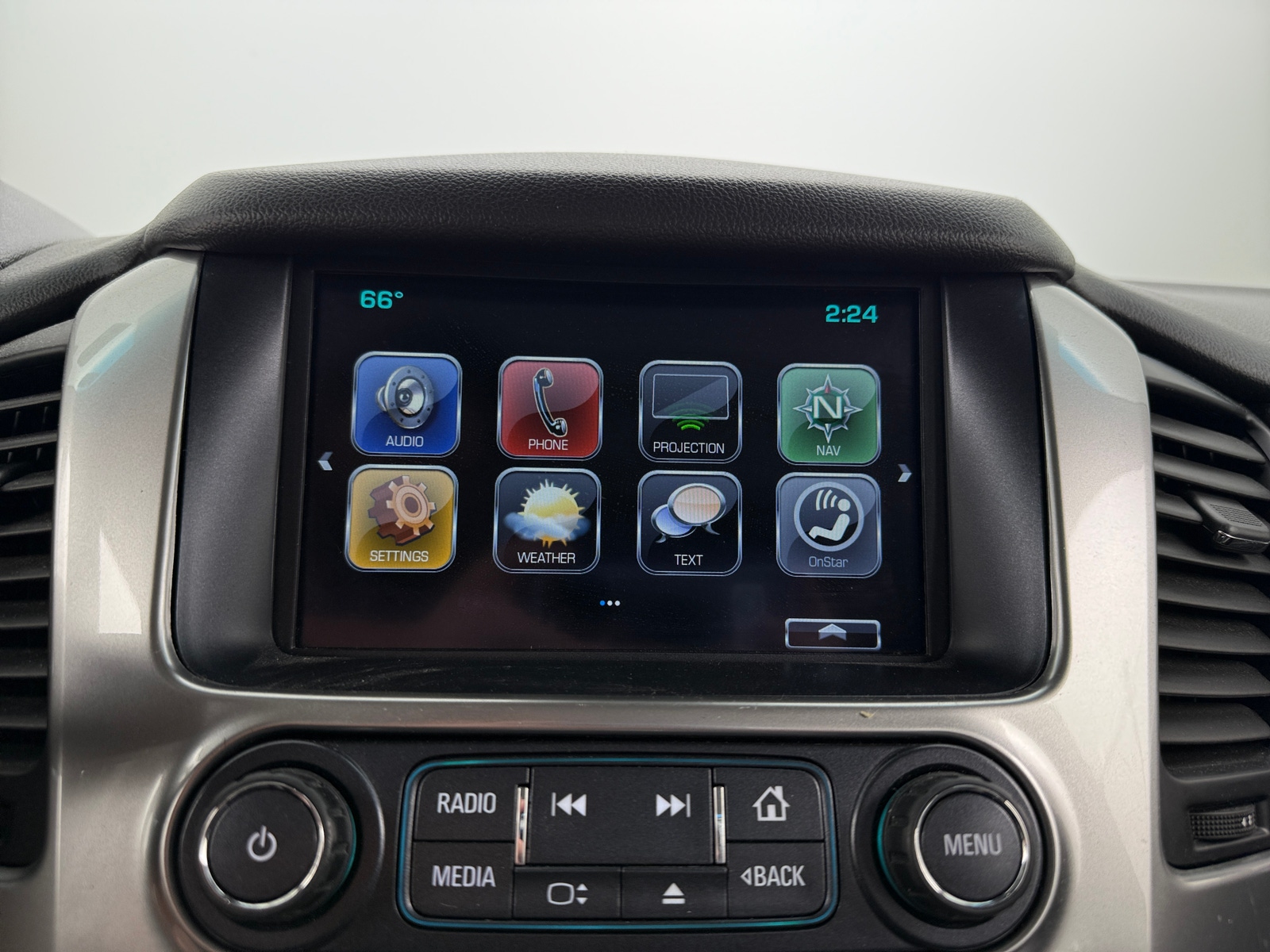 Thumbnail: 2019 Chevrolet Tahoe - 3