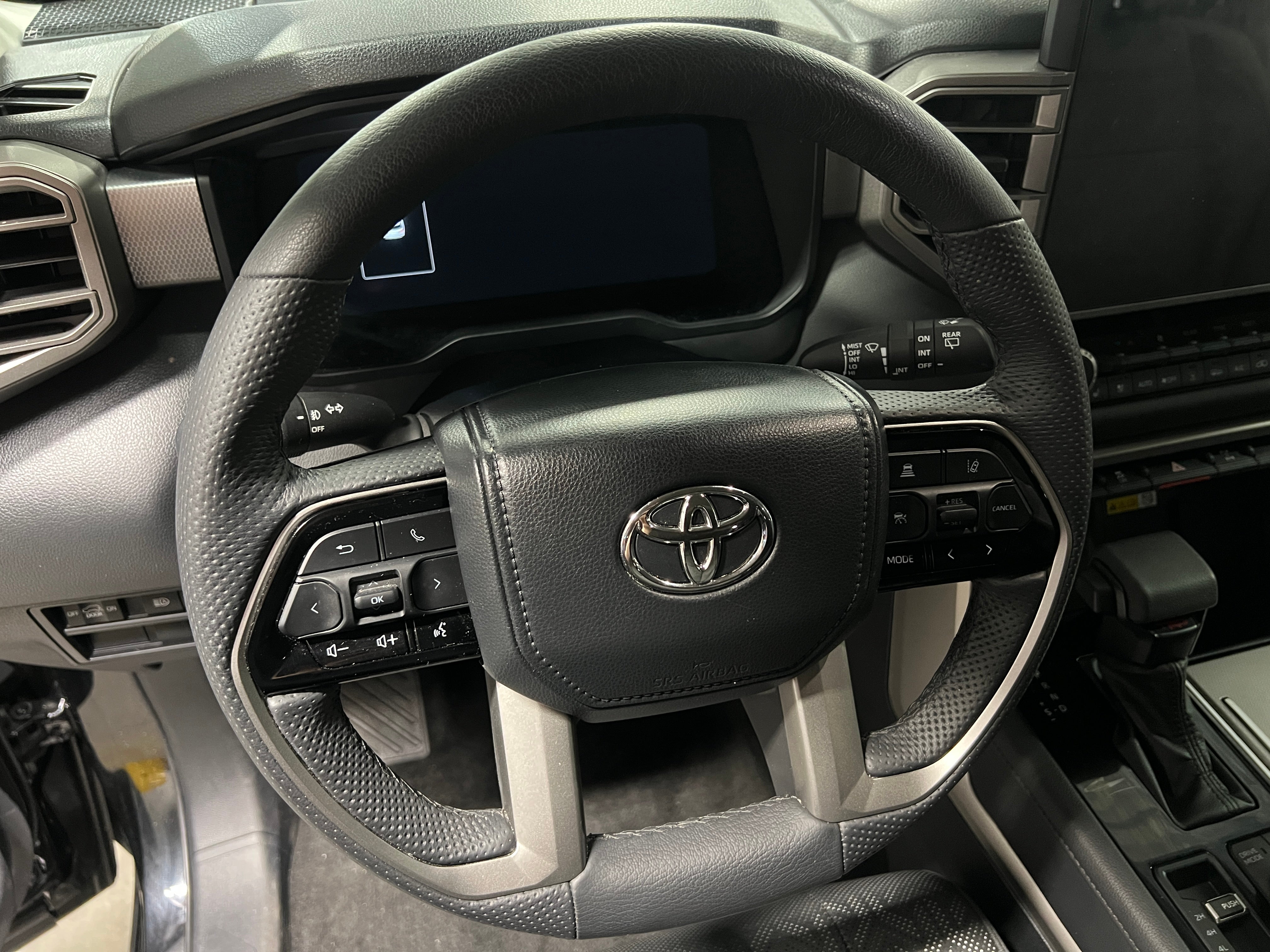 2023 Toyota Sequoia Limited 5