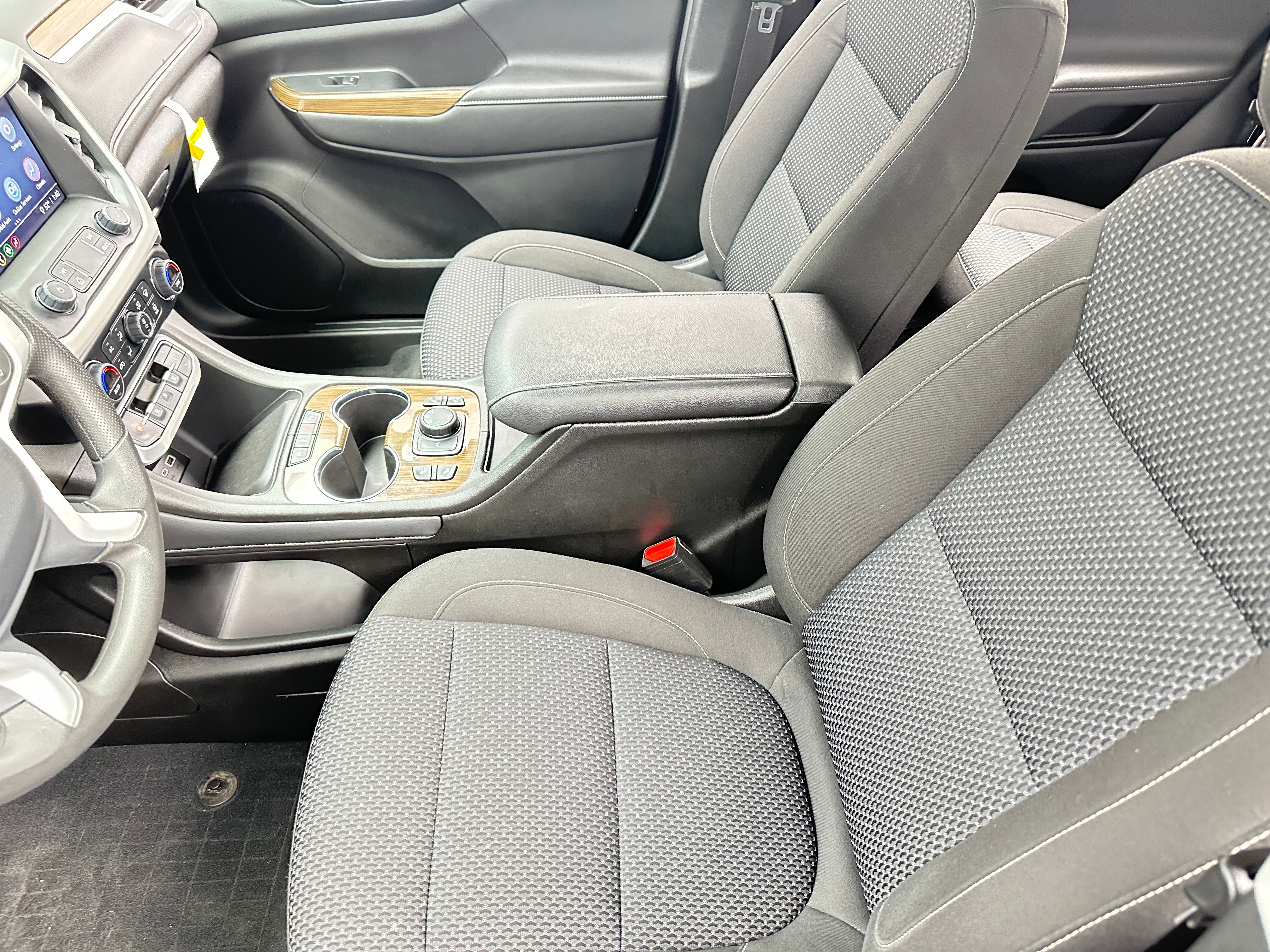 2023 GMC Acadia SLE 2