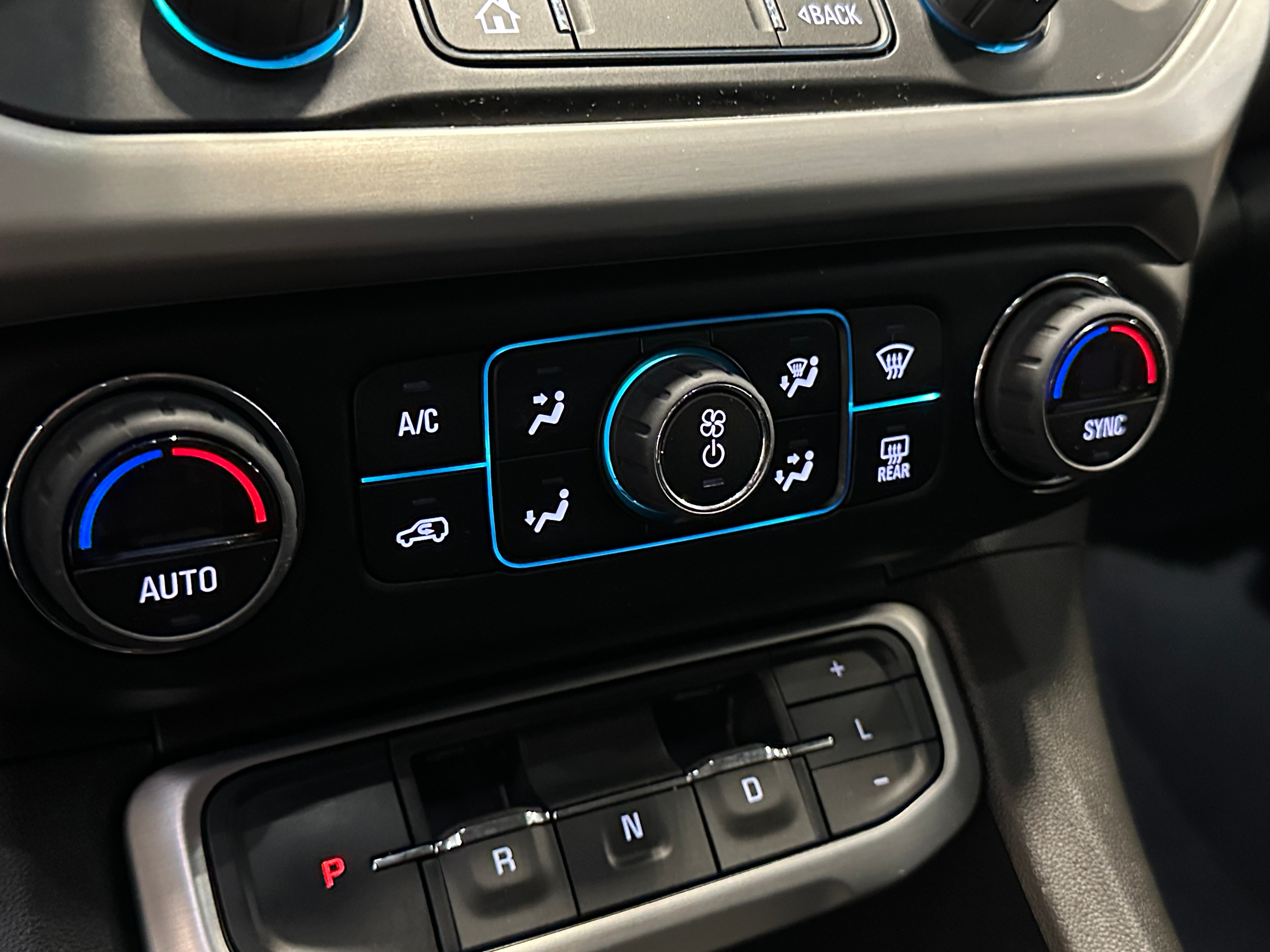 2023 GMC Acadia SLE 4