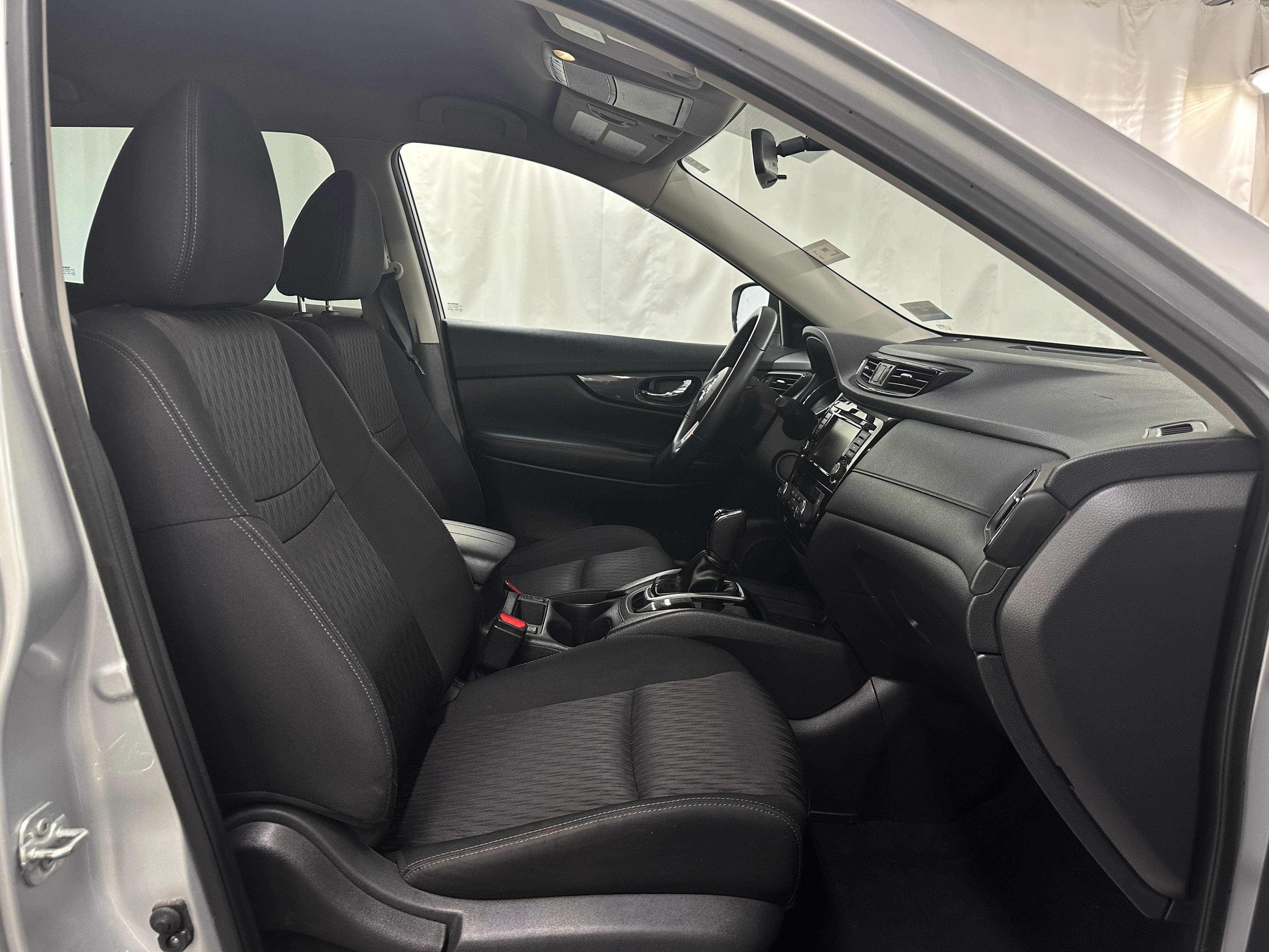 2018 Nissan Rogue SV 2