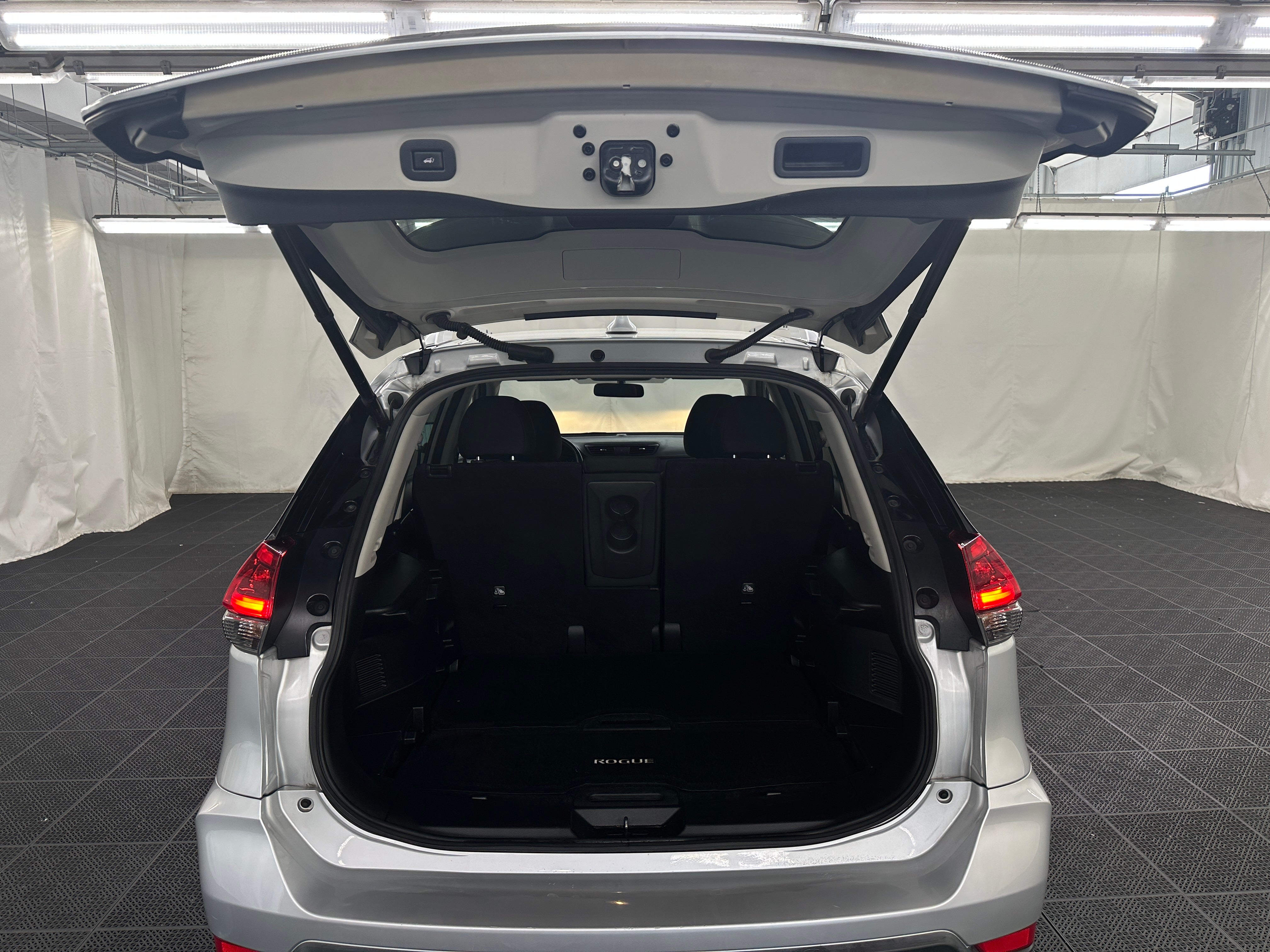 2018 Nissan Rogue SV 7