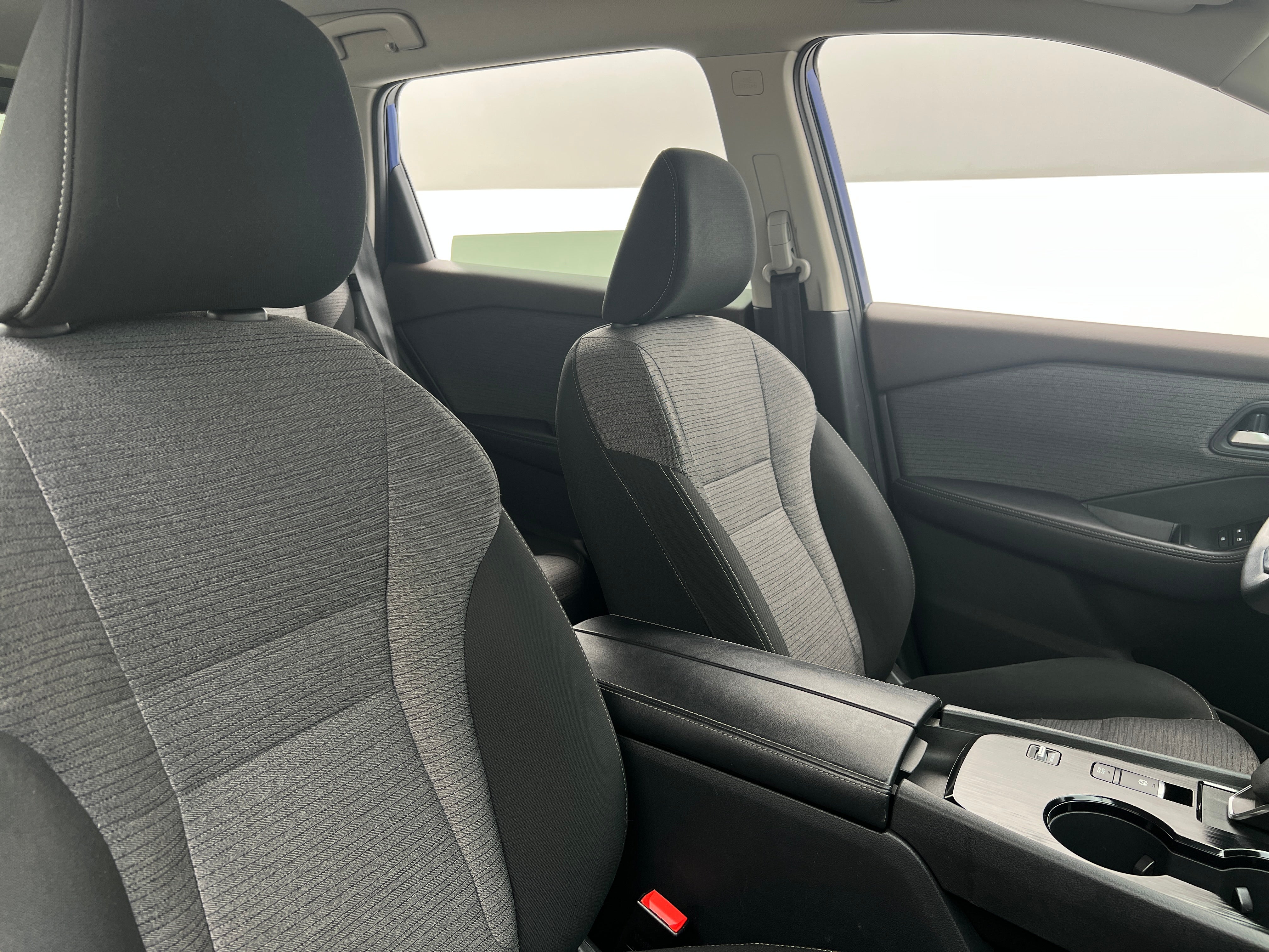 2023 Nissan Rogue SV 2