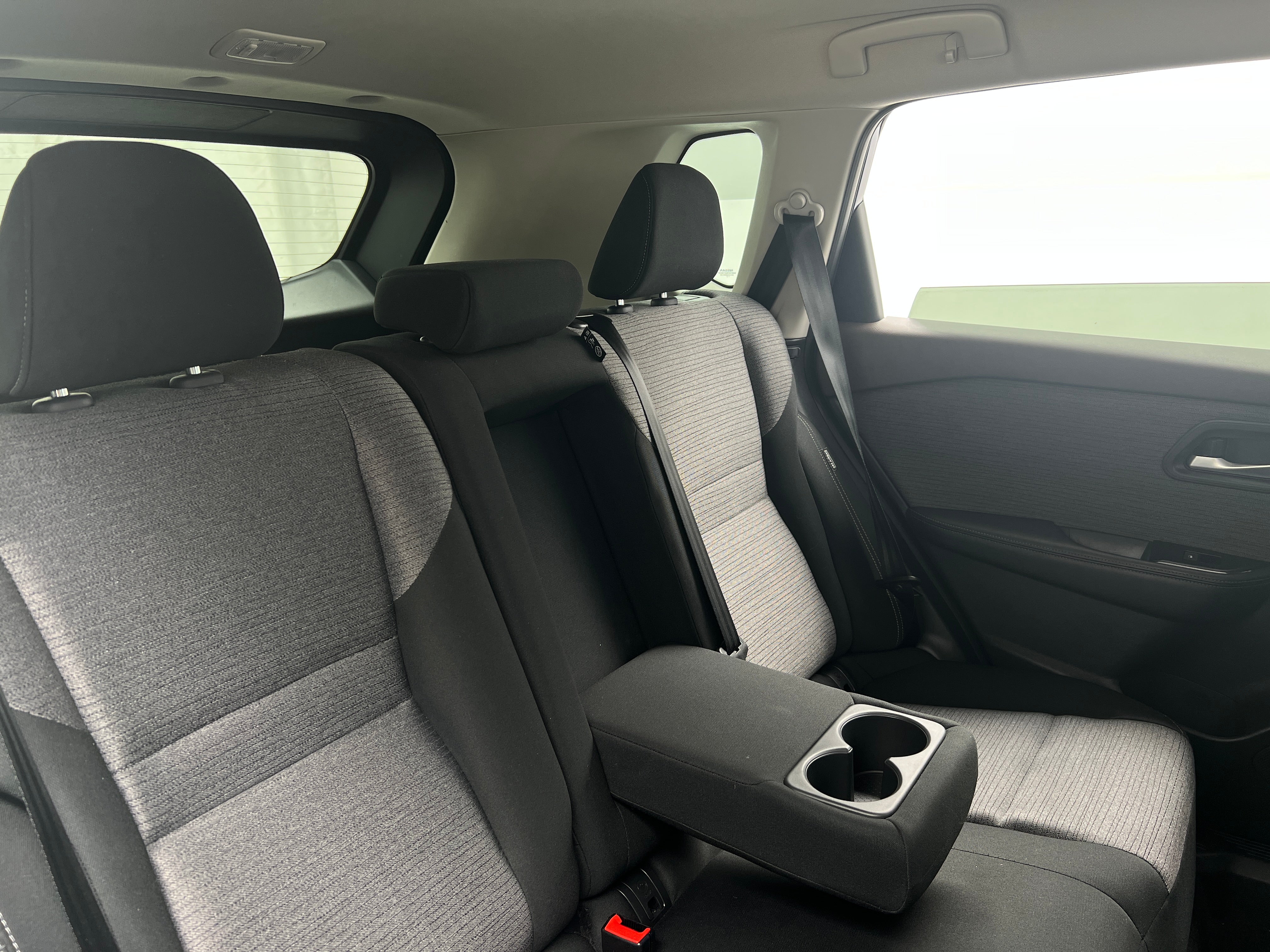 2023 Nissan Rogue SV 6