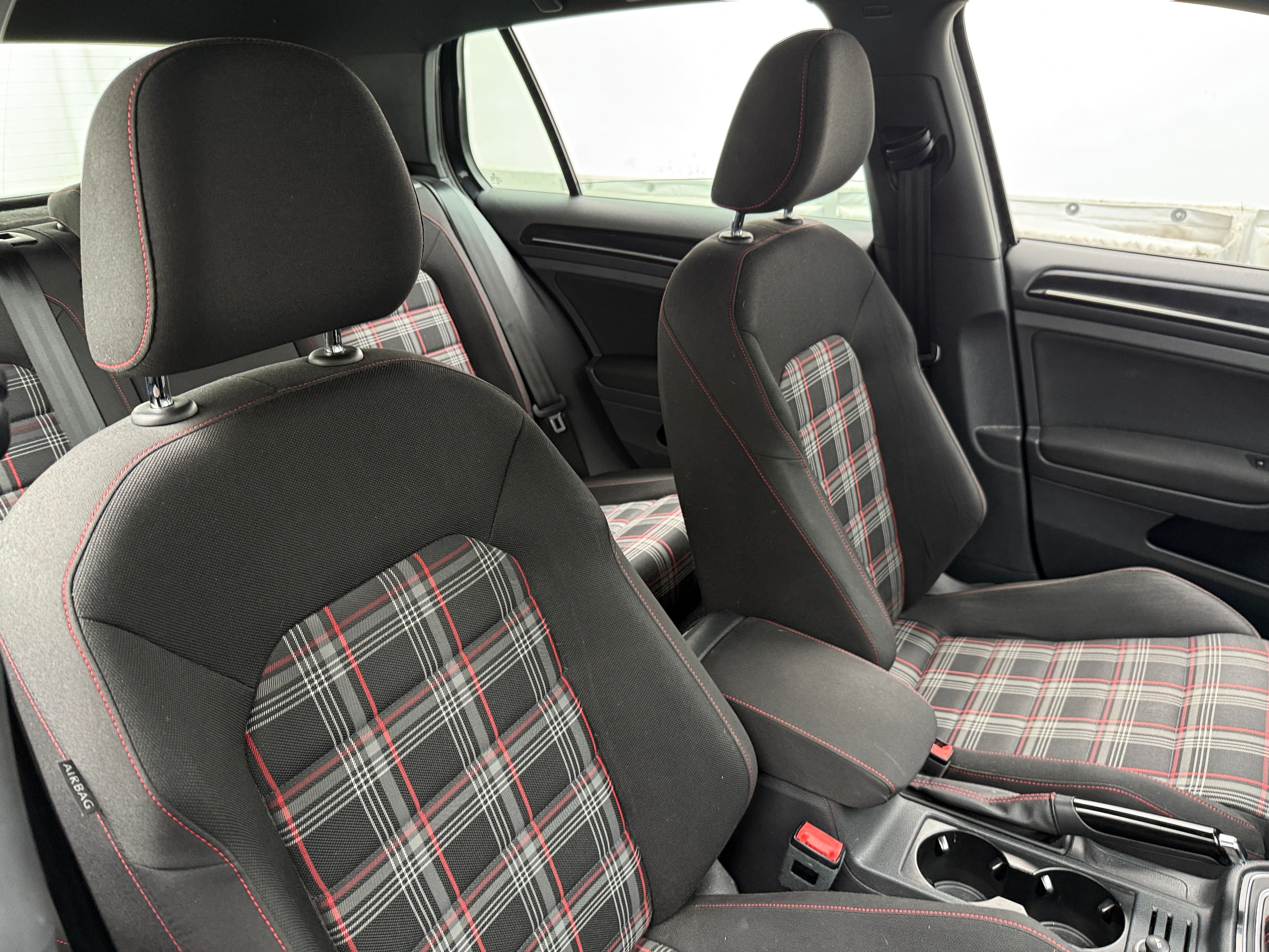 2016 Volkswagen Golf GTI S 2