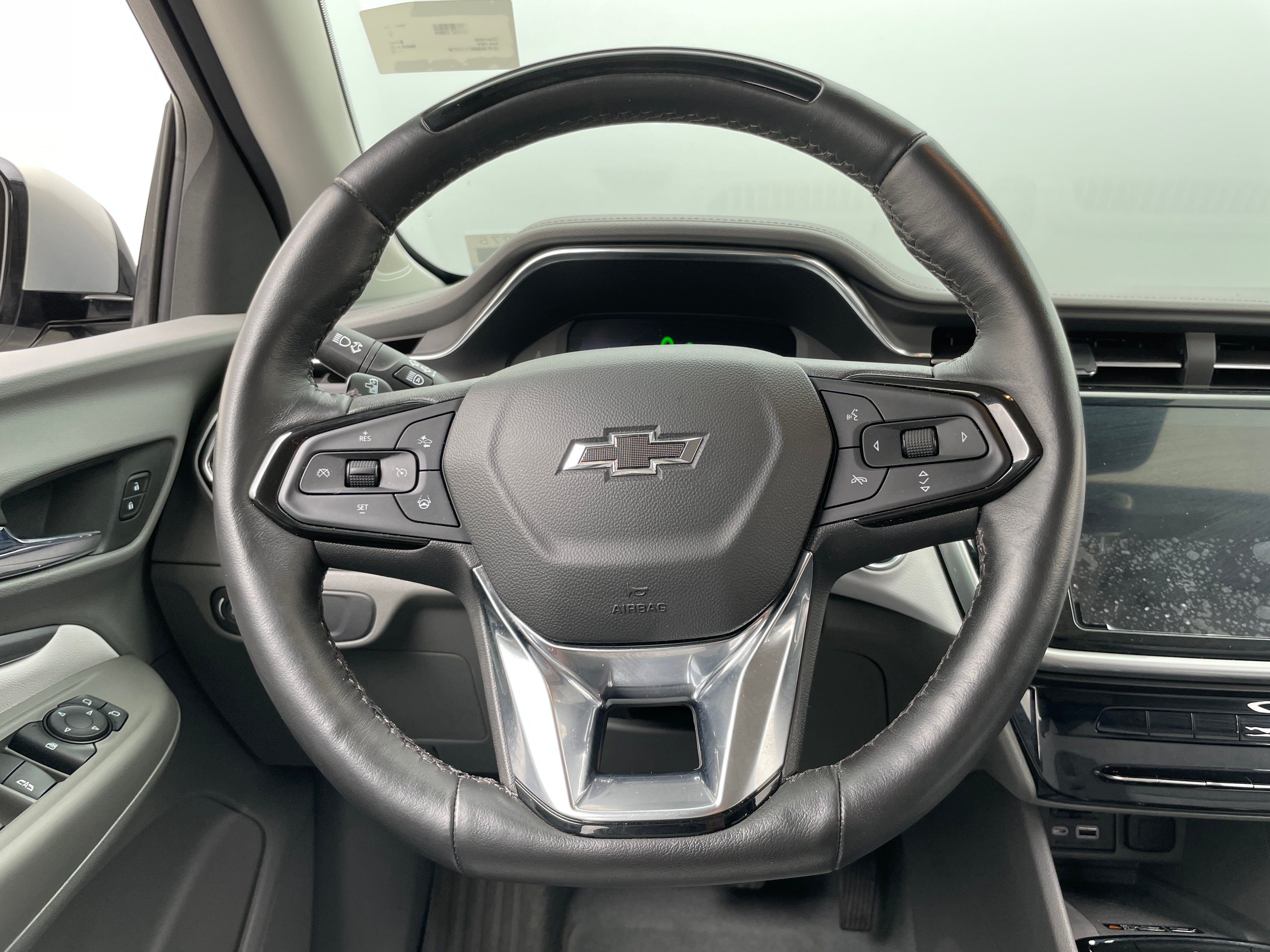 Thumbnail: 2023 Chevrolet Bolt EUV - 4