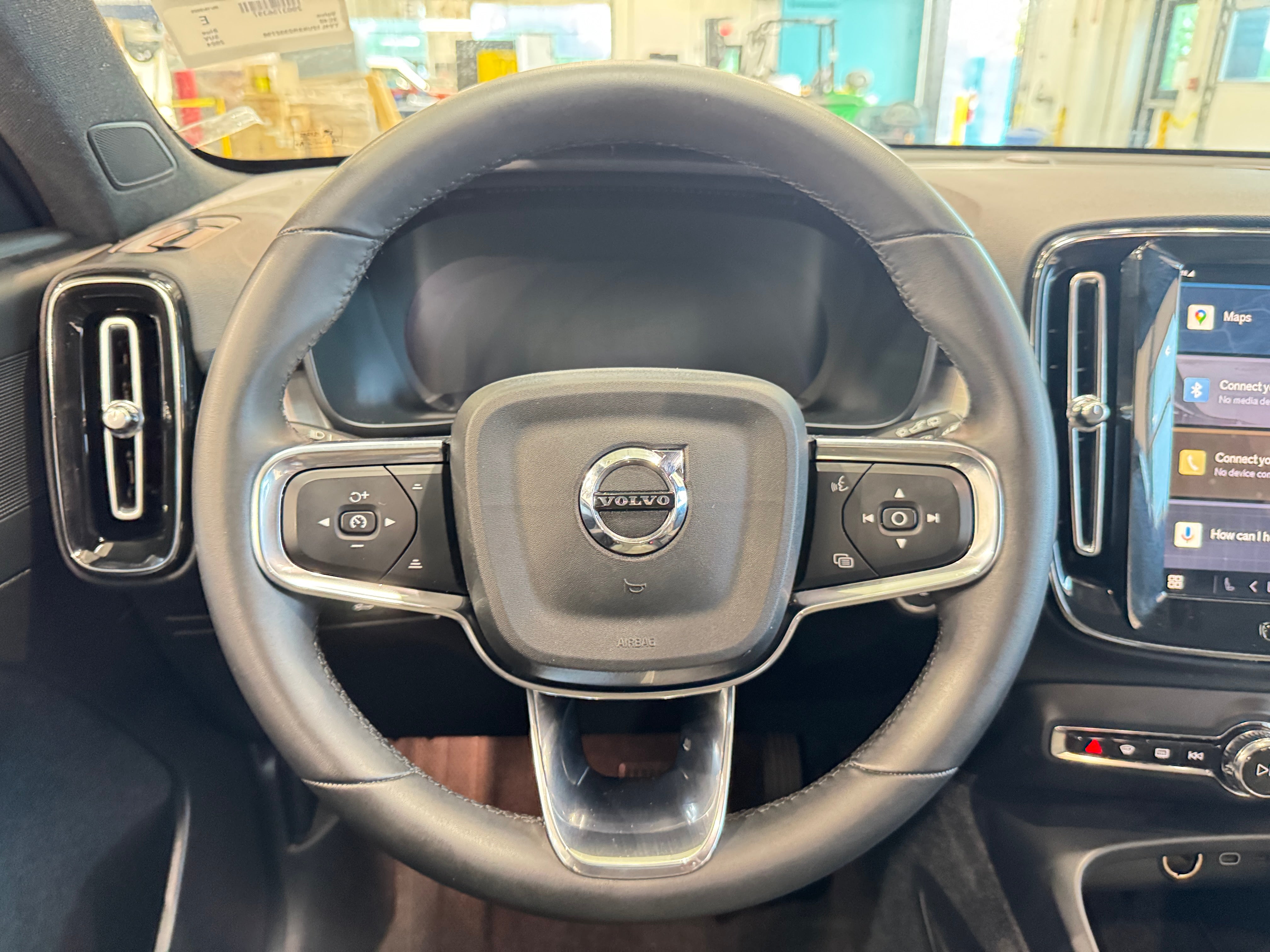 2024 Volvo XC40 B5 Core 5