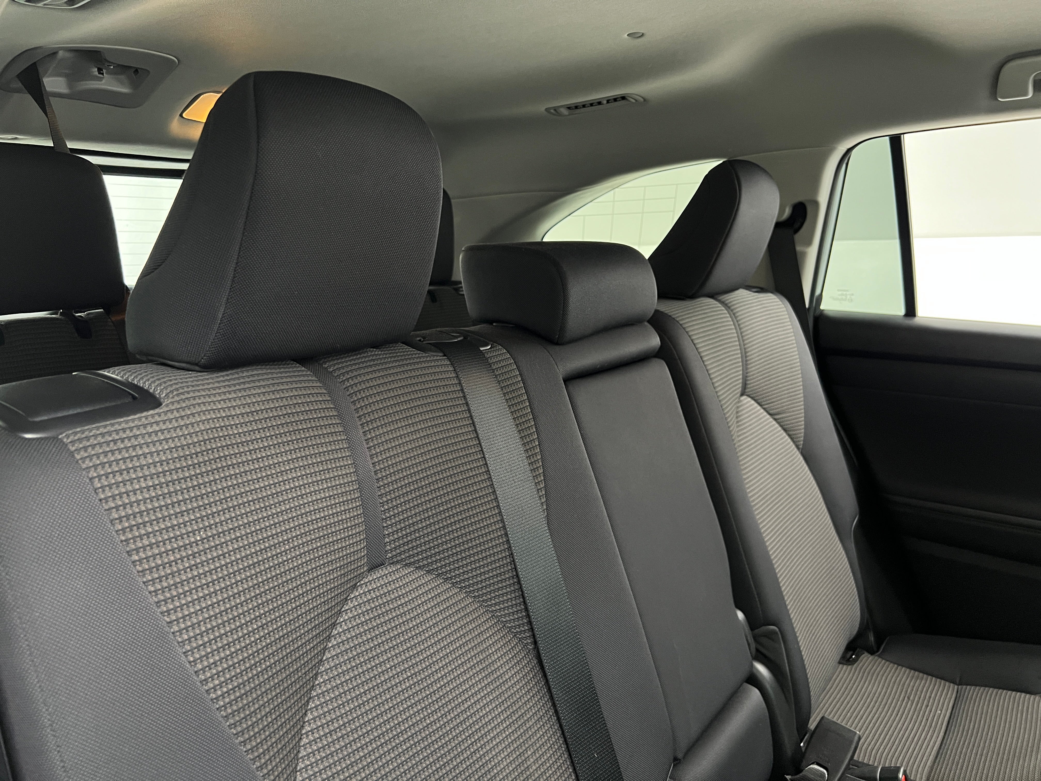 2023 Toyota Highlander LE 6