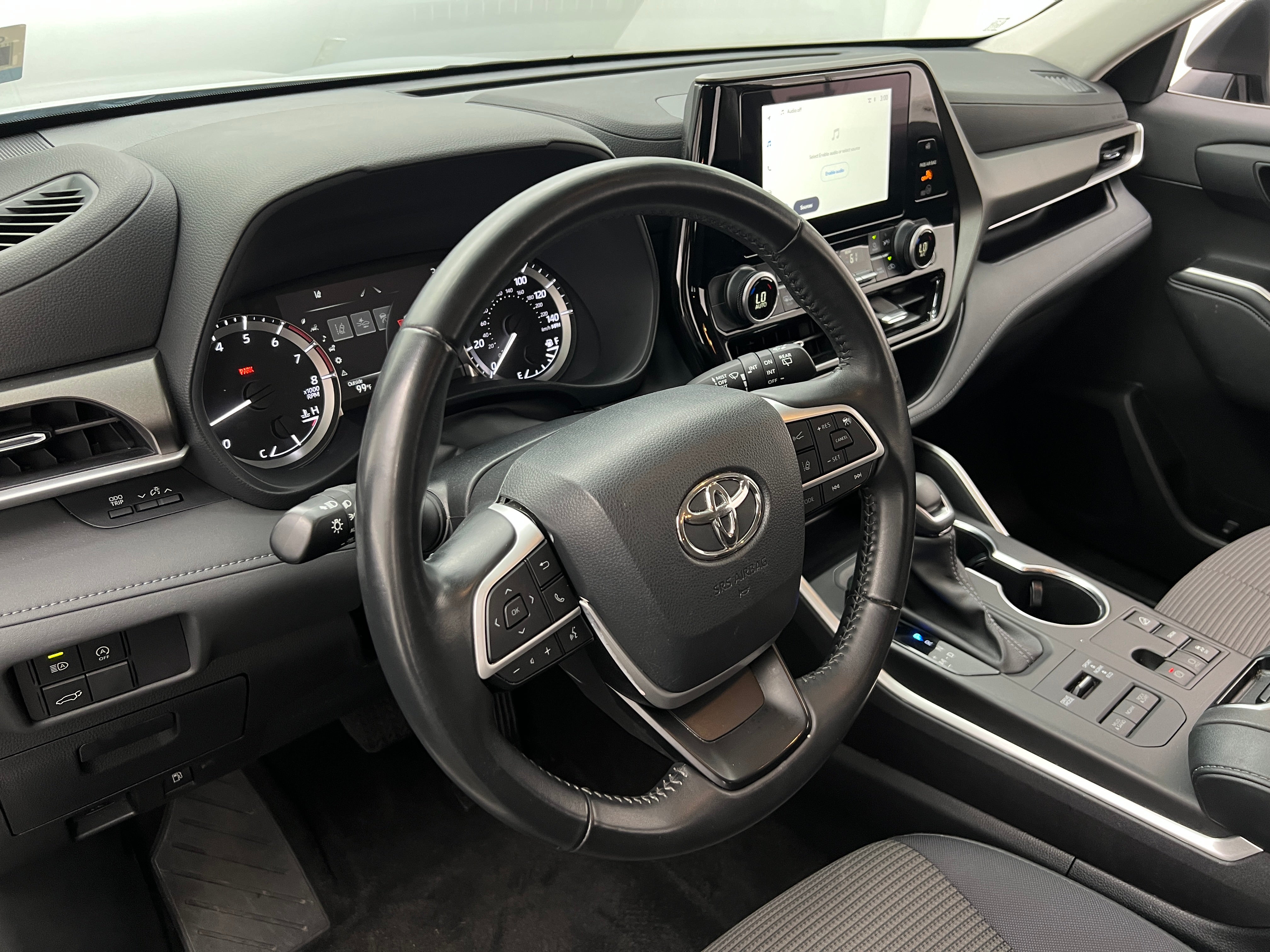 2023 Toyota Highlander LE 5