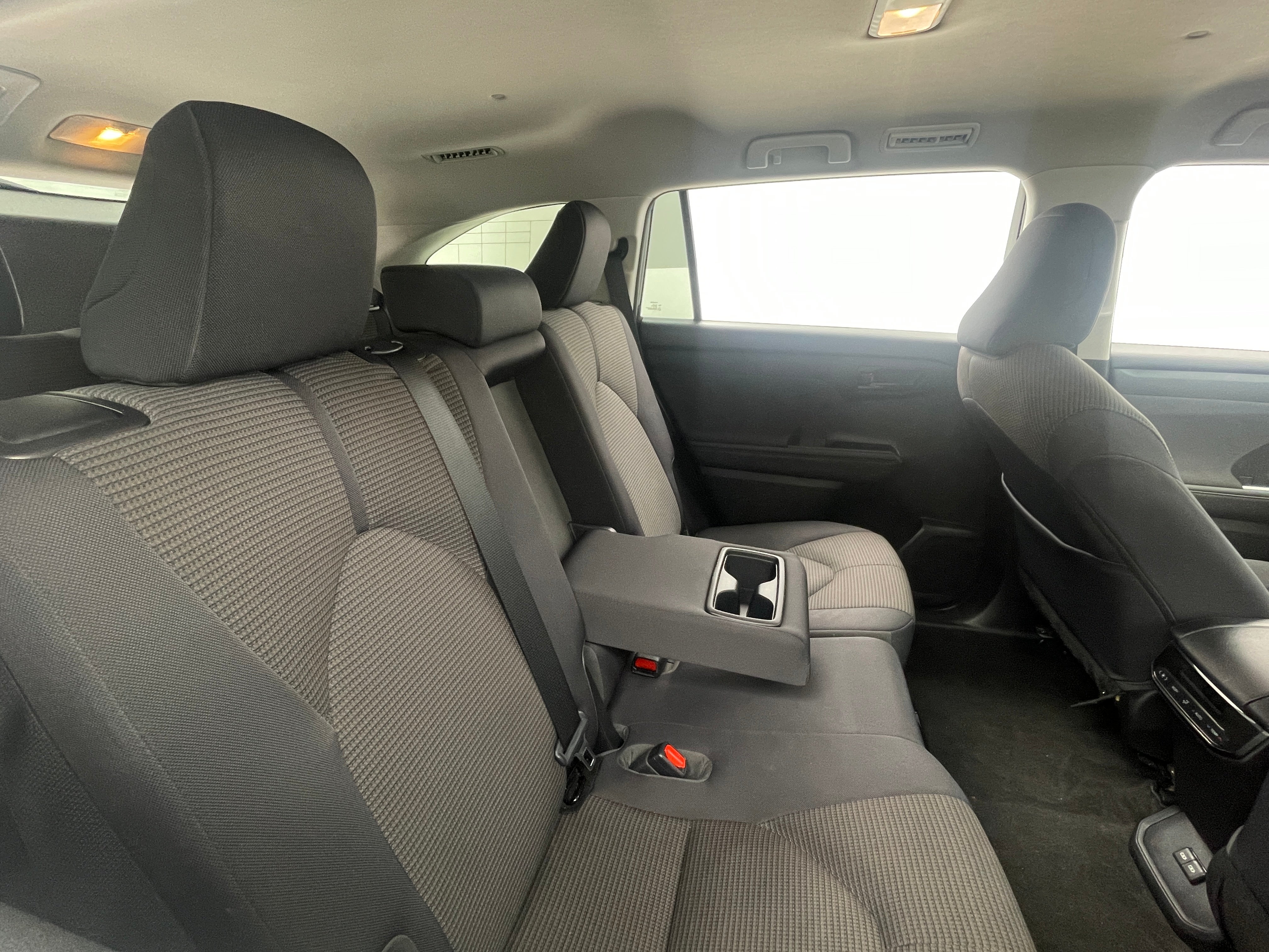 2023 Toyota Highlander LE 6