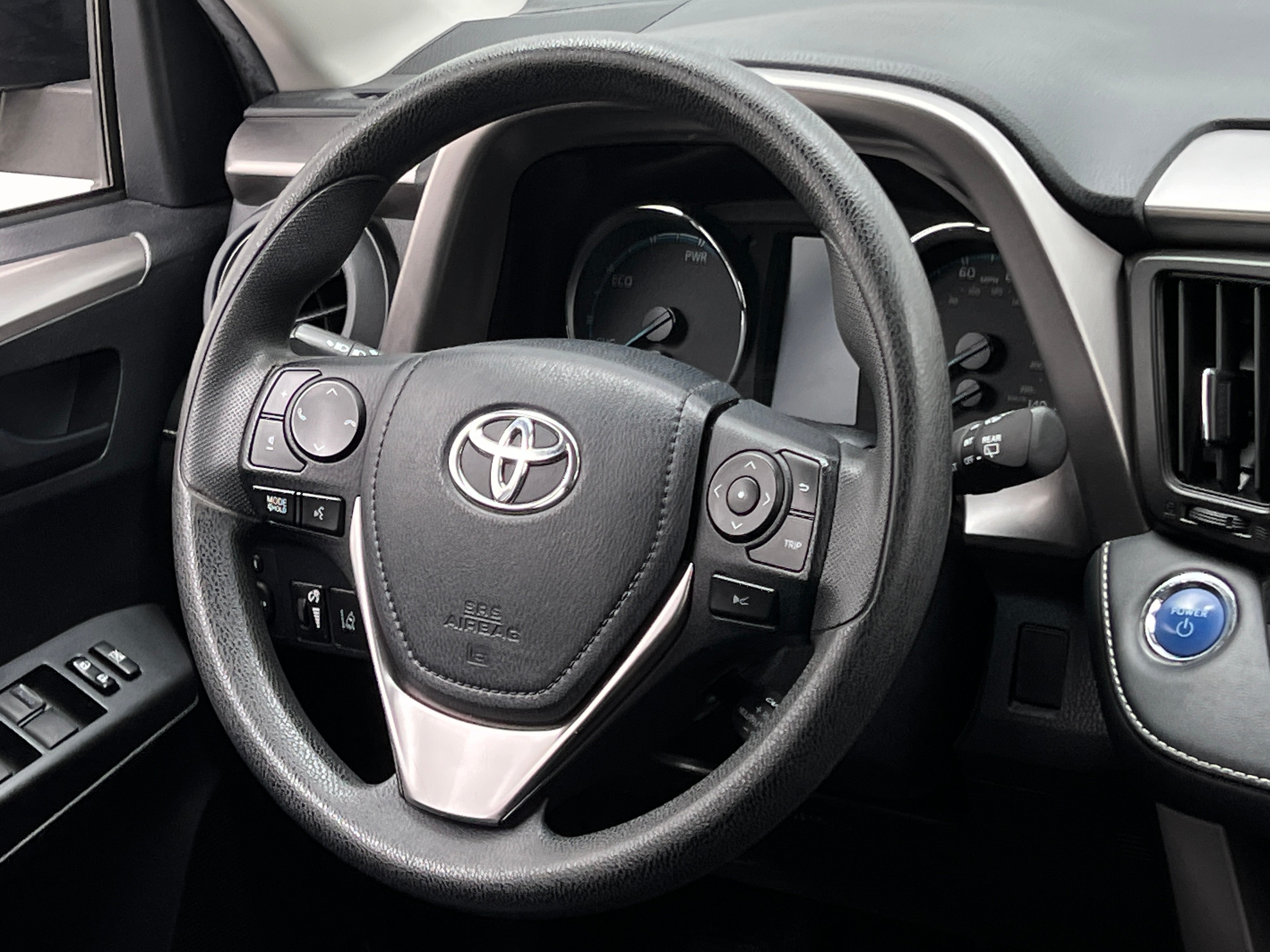 2018 Toyota RAV4 LE 5