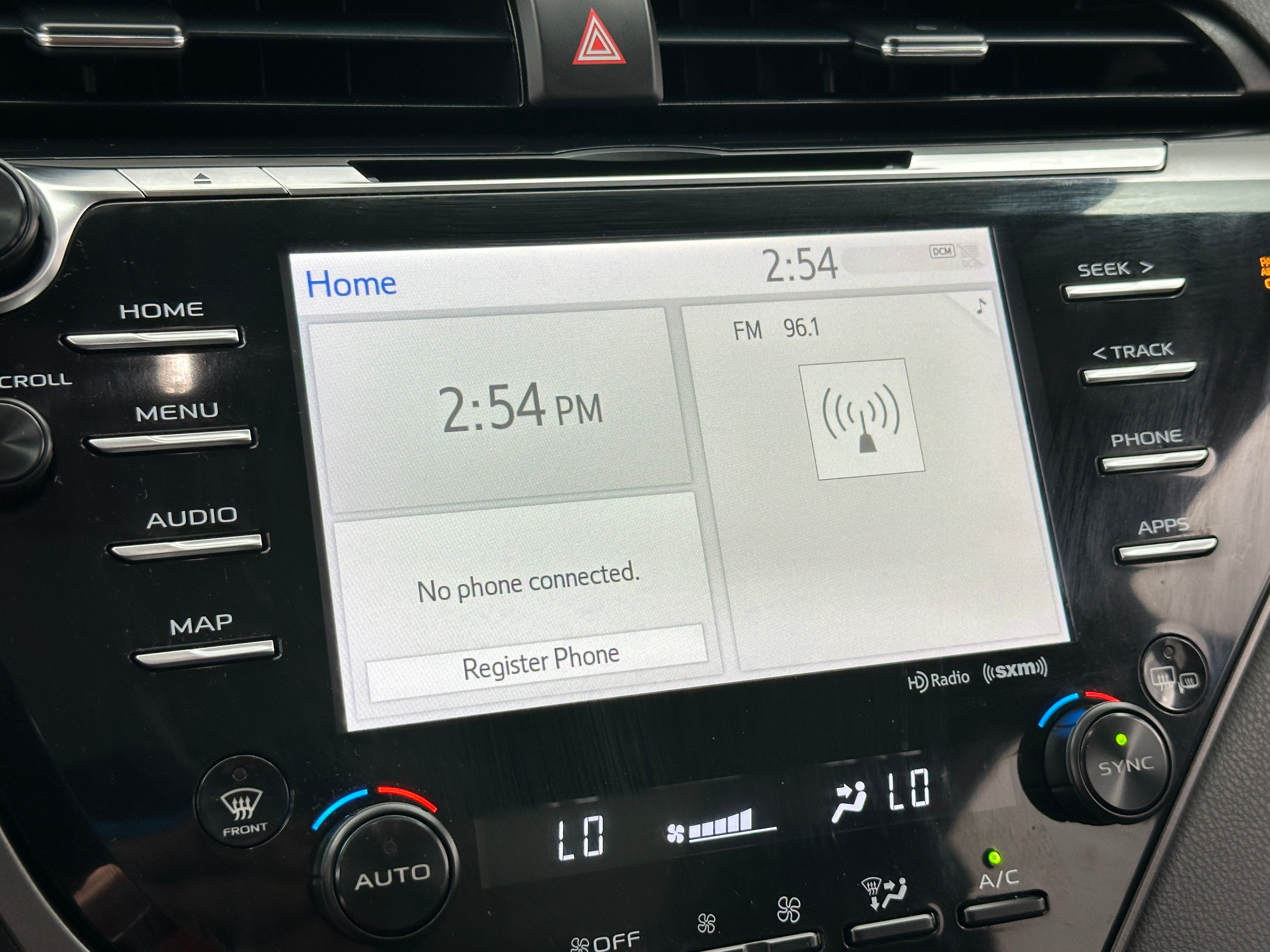 2019 Toyota Camry XSE 3