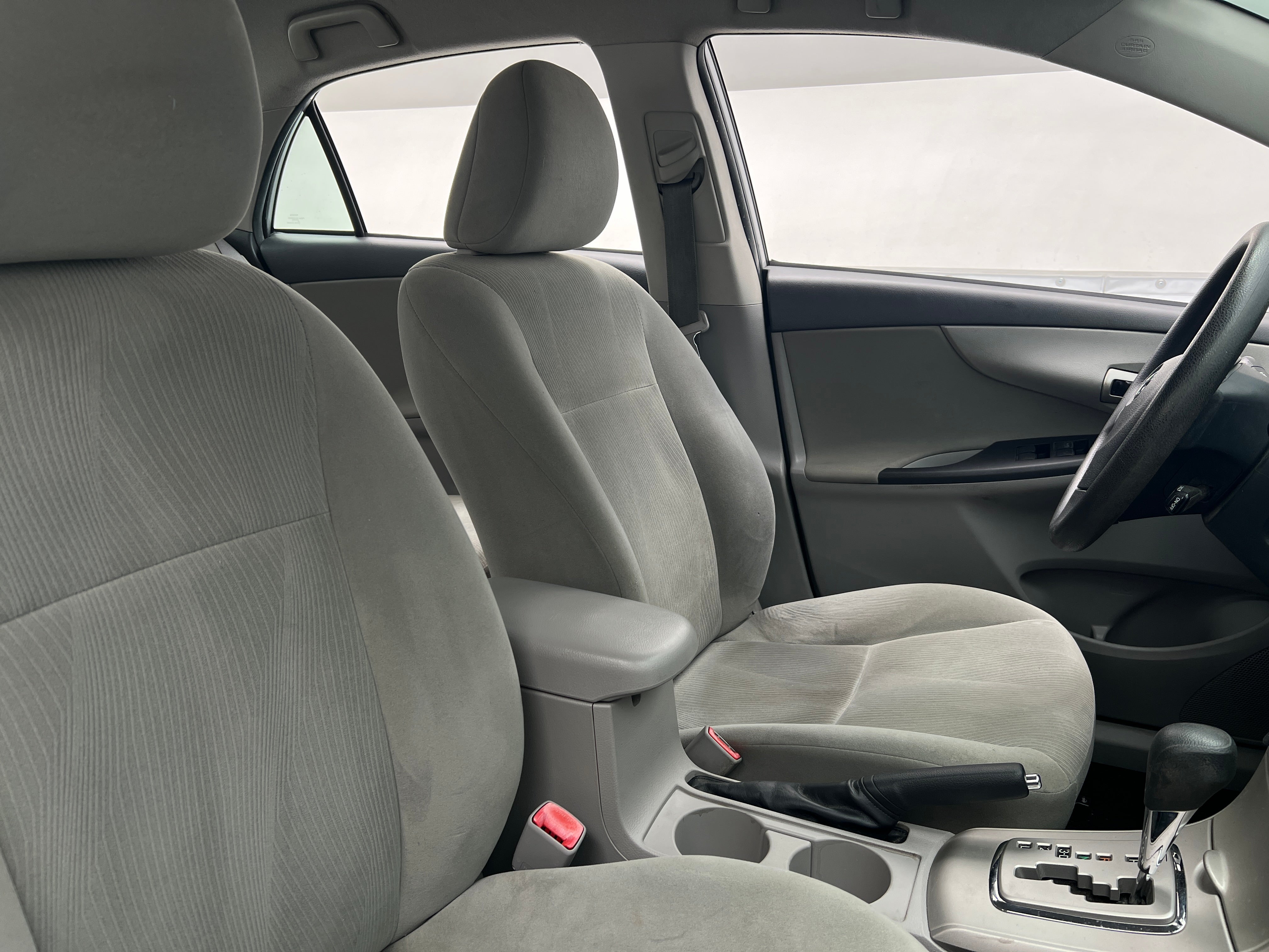 2011 Toyota Corolla LE 2
