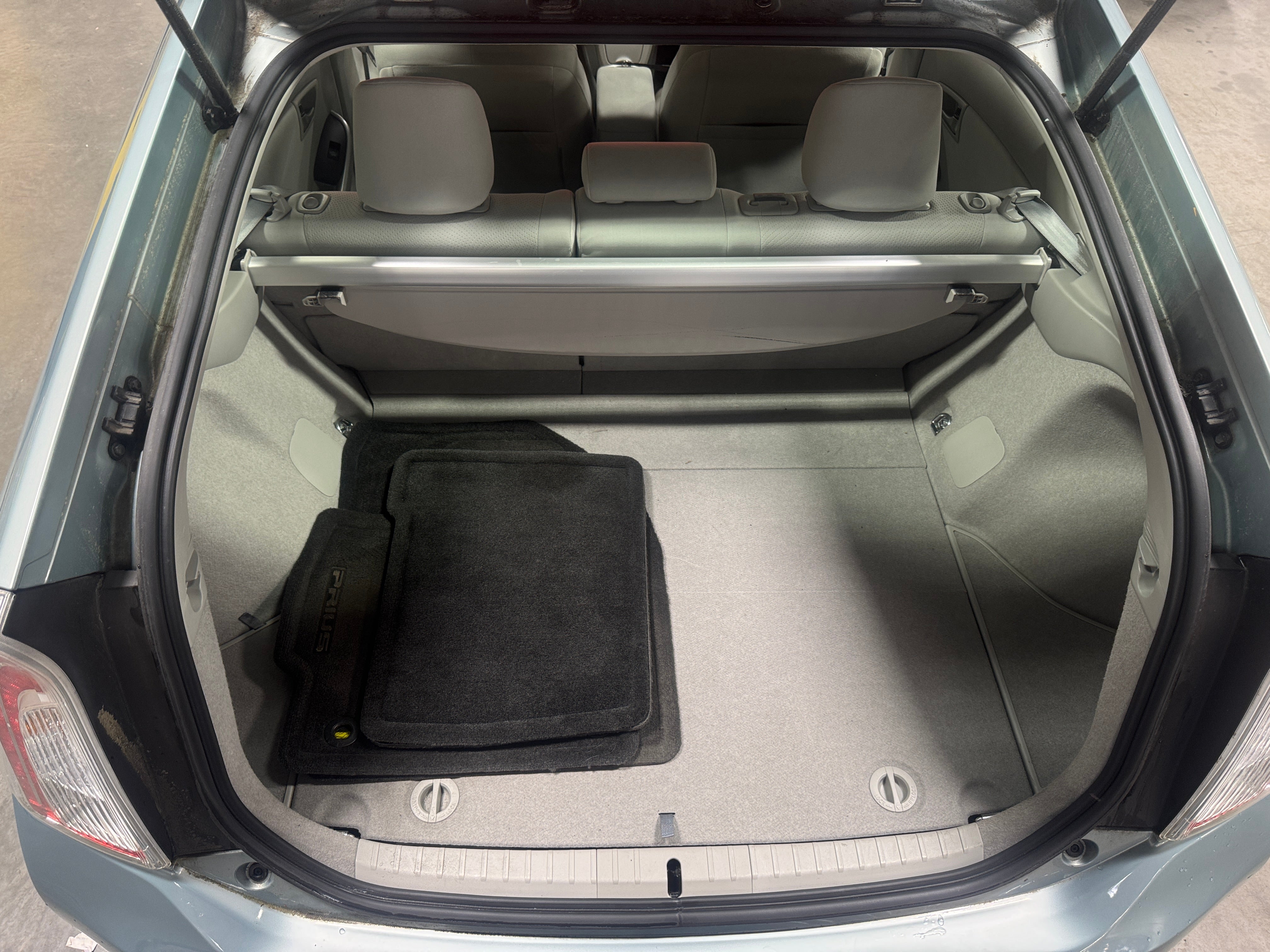 2013 Toyota Prius Two 7
